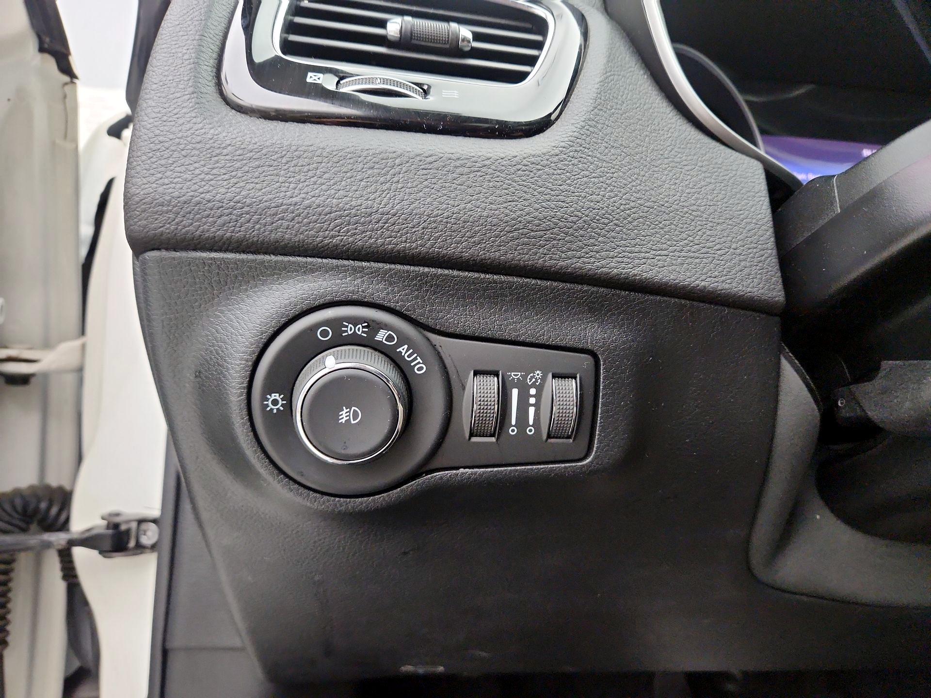 Thumbnail: 2021 Jeep Compass - 13