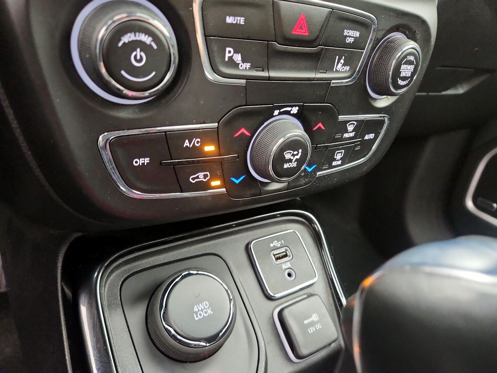 Thumbnail: 2021 Jeep Compass - 17