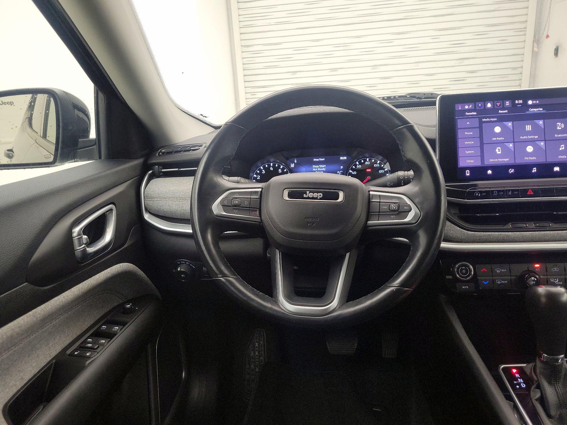 Thumbnail: 2022 Jeep Compass - 10