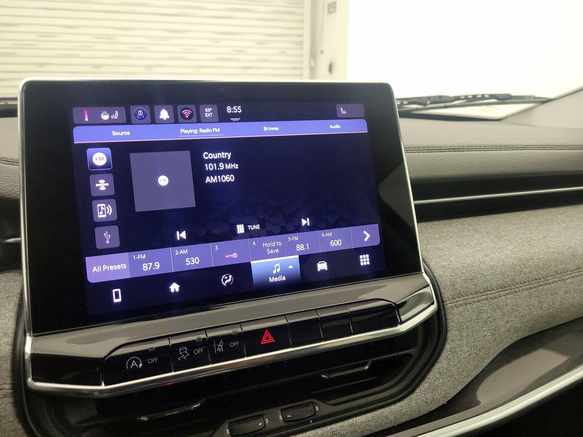 Thumbnail: 2022 Jeep Compass - 15