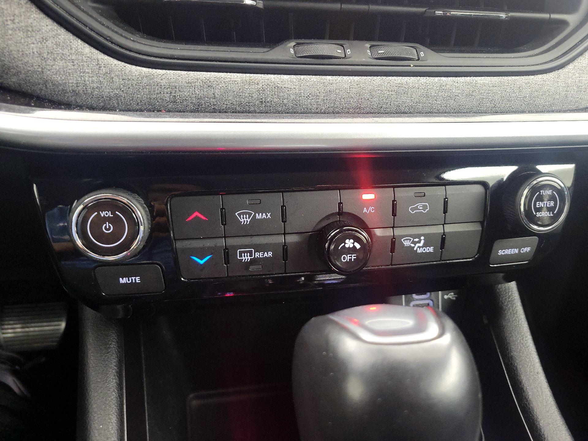 Thumbnail: 2022 Jeep Compass - 16