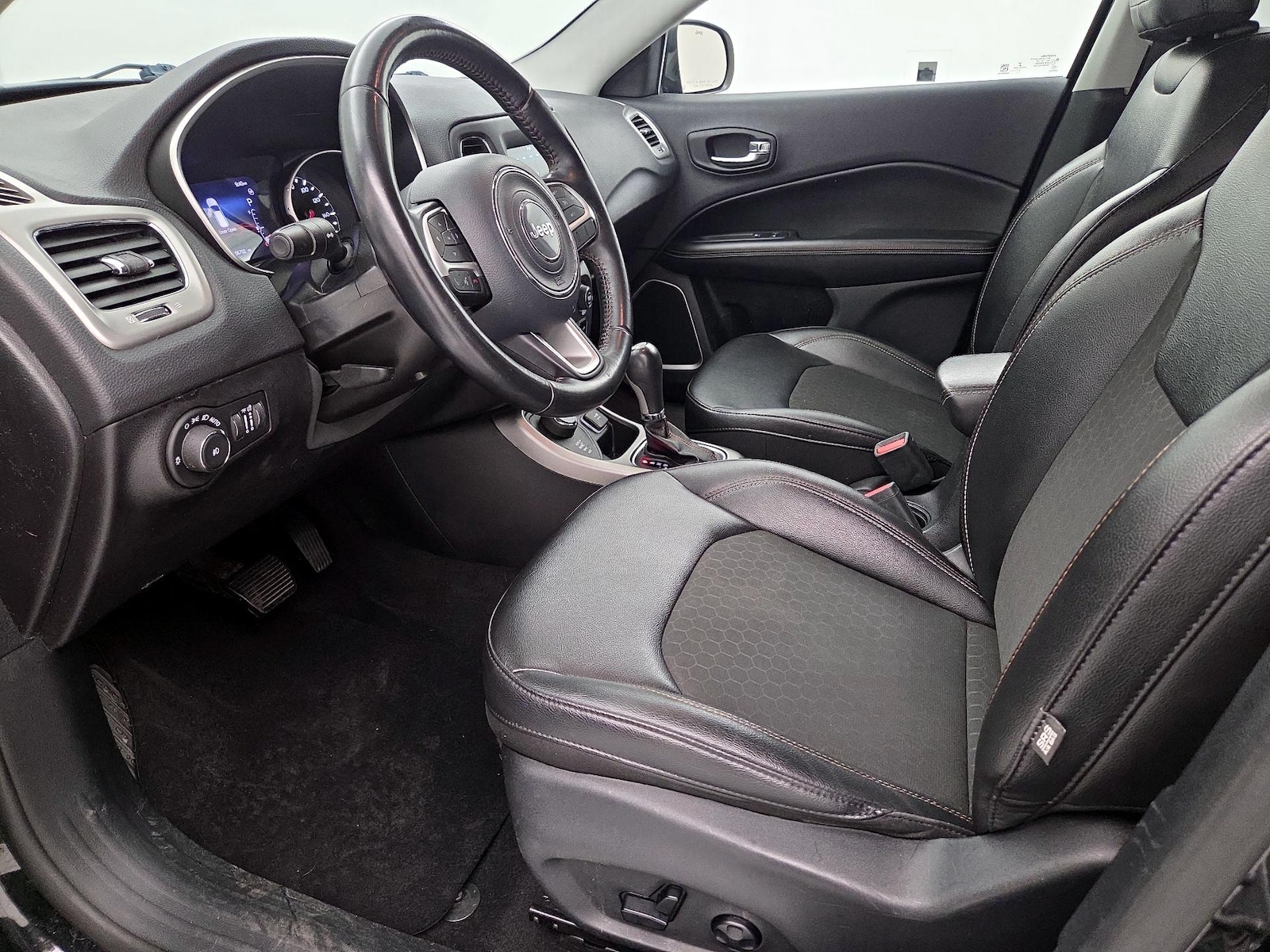 2020 Jeep Compass Latitude - Photo 12