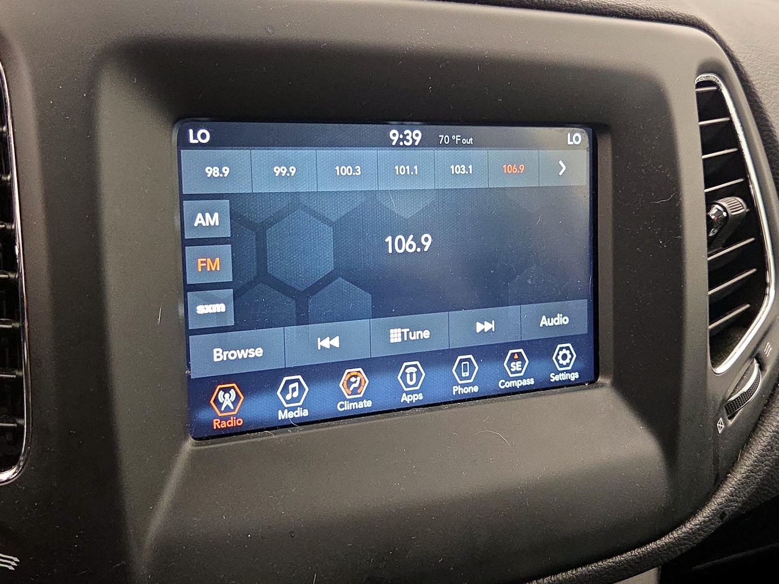 2020 Jeep Compass Latitude - Photo 16
