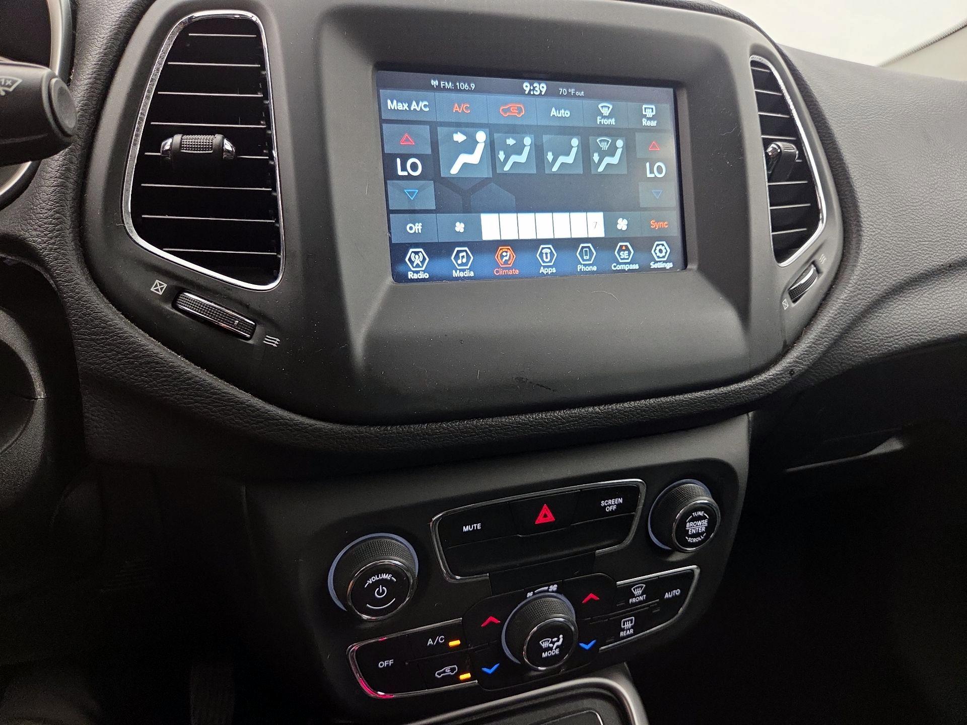 Thumbnail: 2020 Jeep Compass - 16