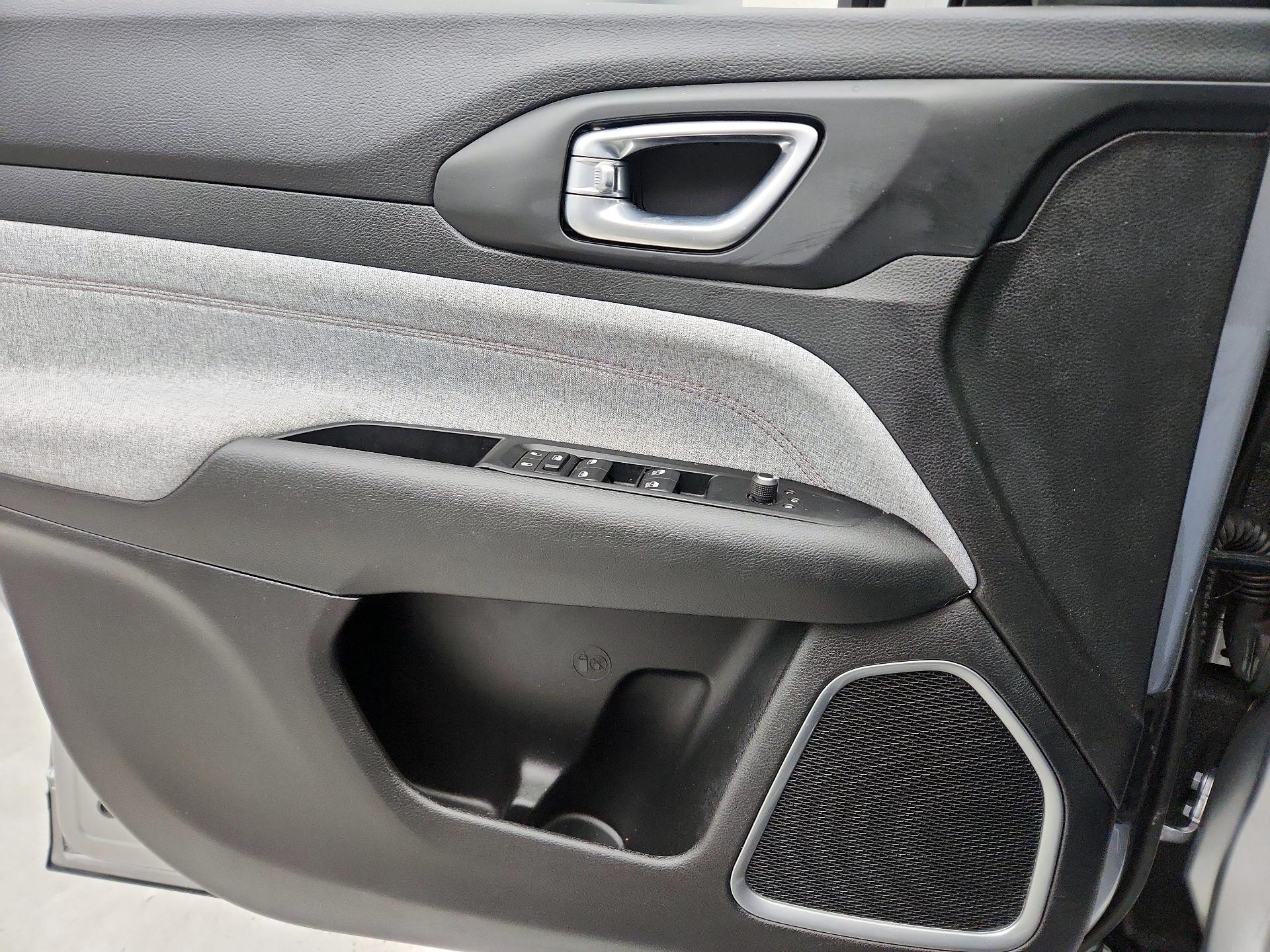 Thumbnail: 2022 Jeep Compass - 12