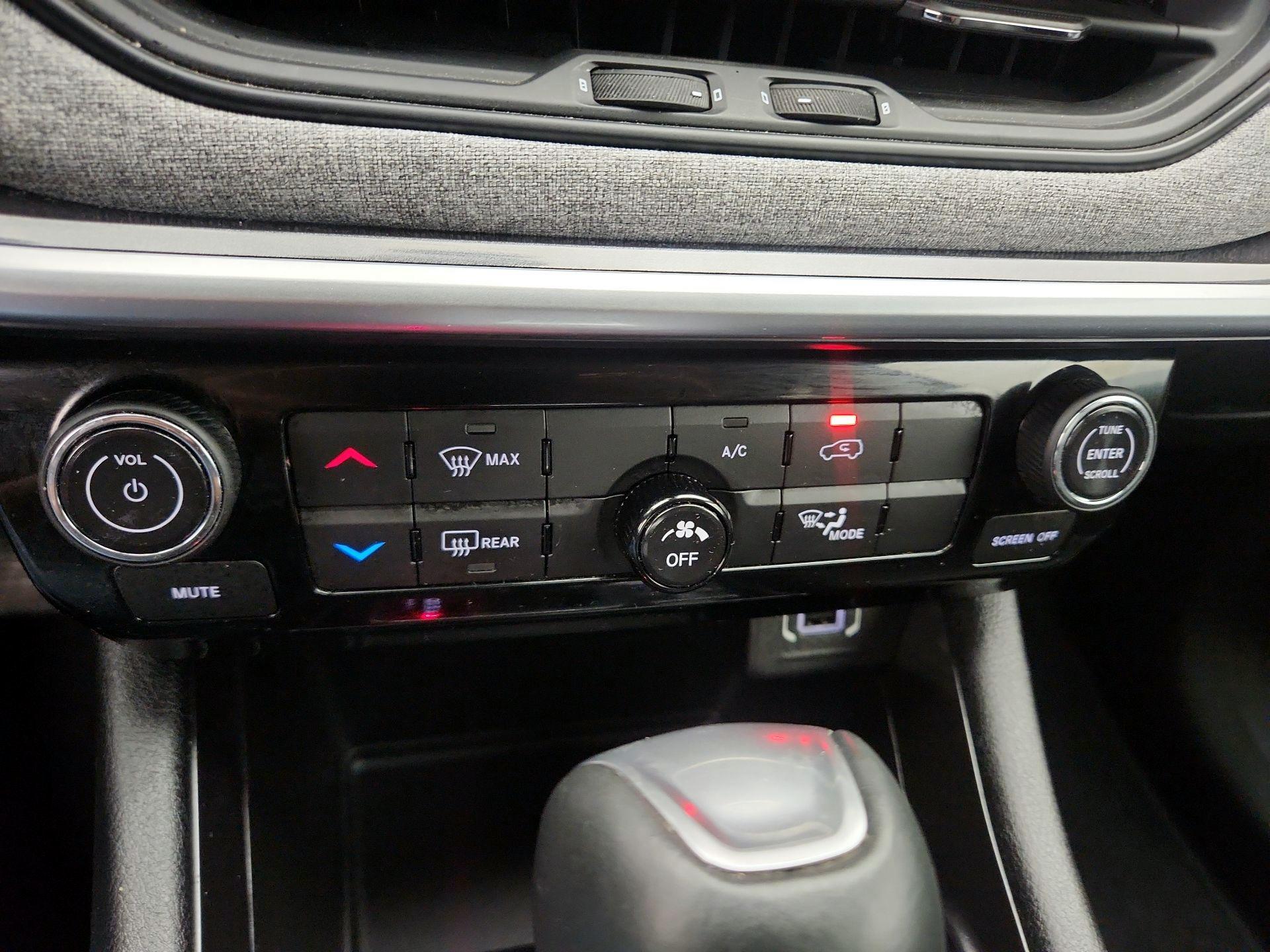 Thumbnail: 2022 Jeep Compass - 16