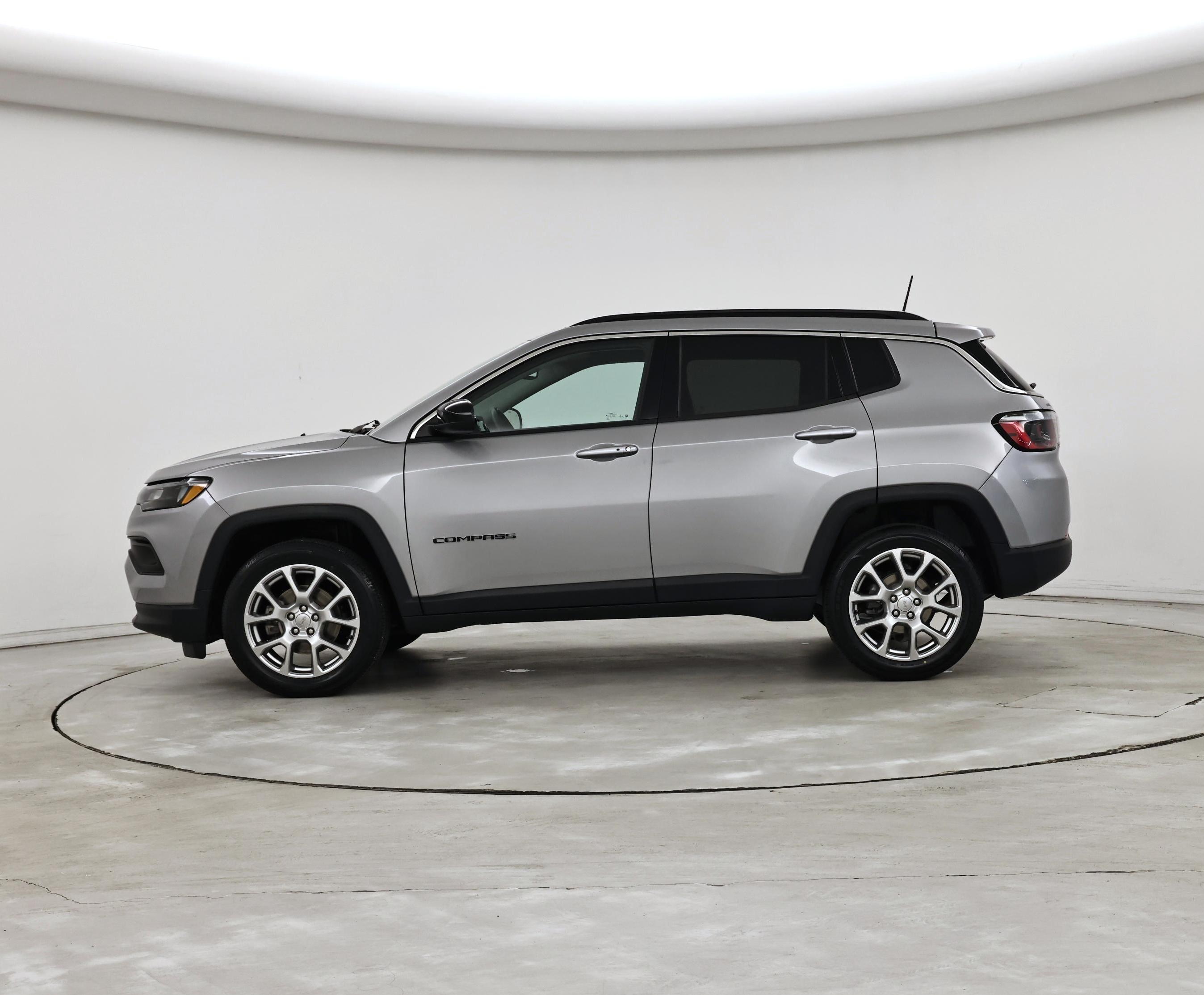 Thumbnail: 2022 Jeep Compass - 3