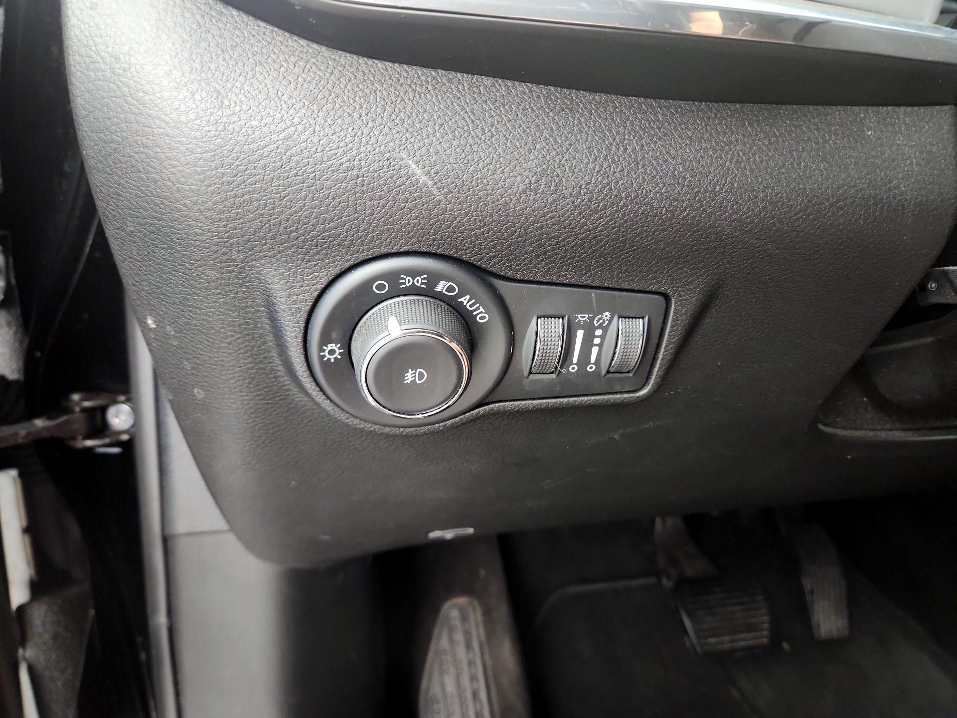 Thumbnail: 2022 Jeep Compass - 13