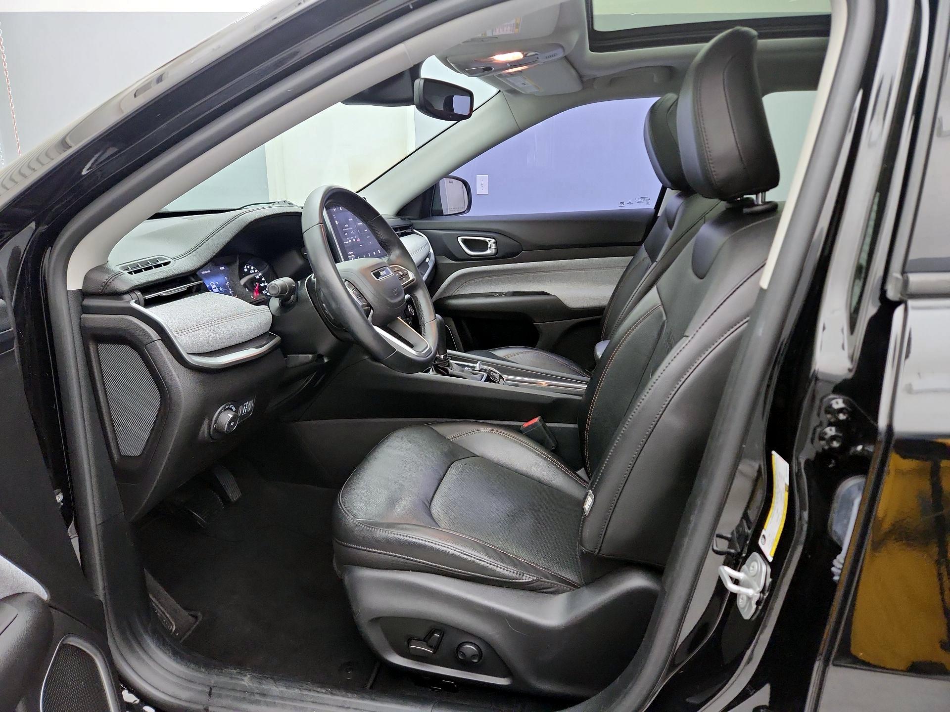 Thumbnail: 2022 Jeep Compass - 11