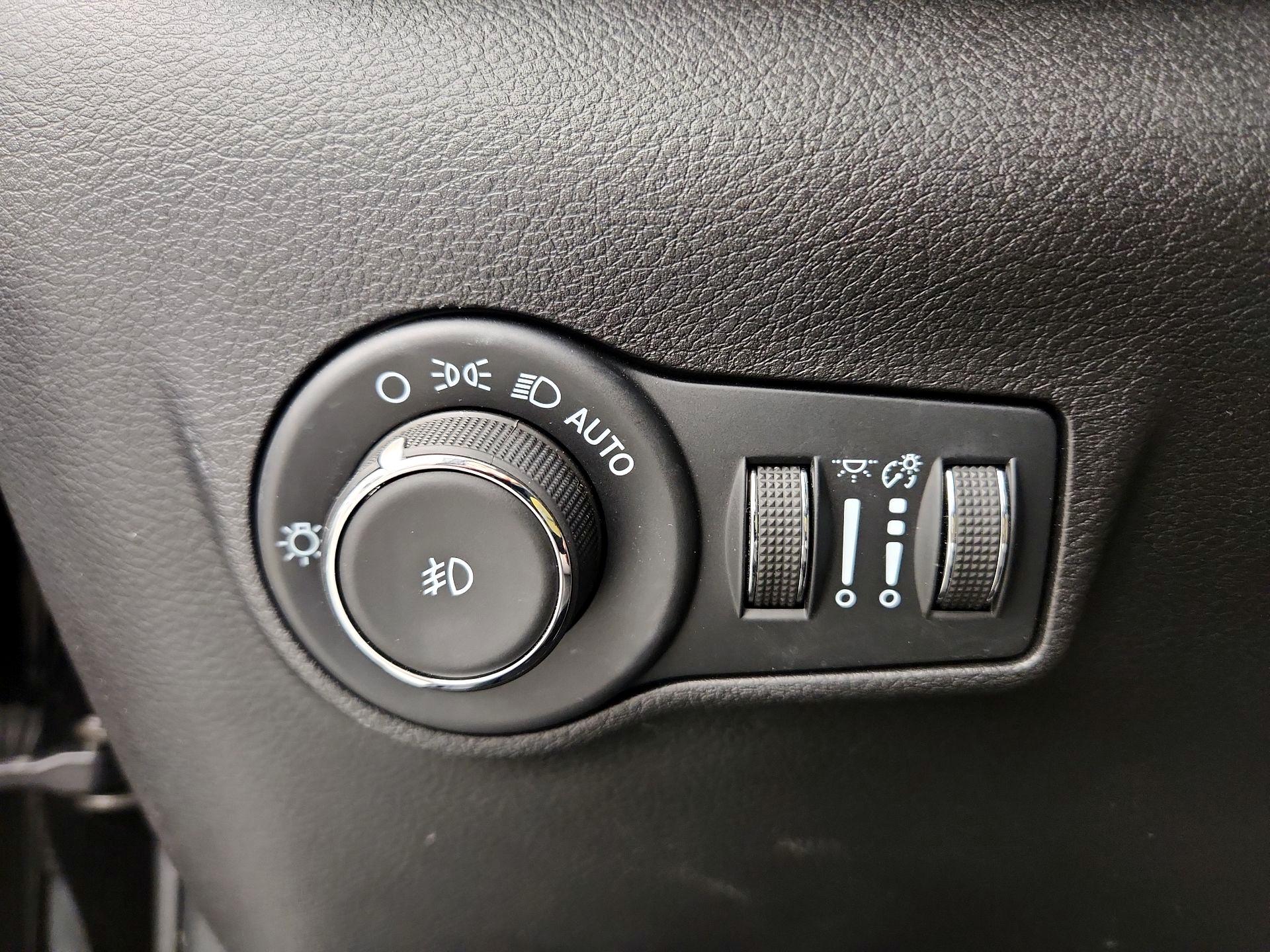 Thumbnail: 2022 Jeep Compass - 13