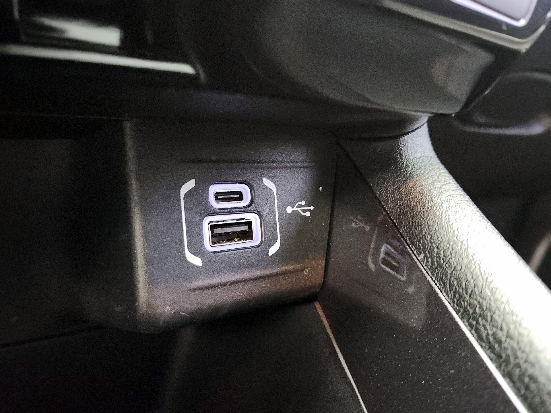 Thumbnail: 2022 Jeep Compass - 18