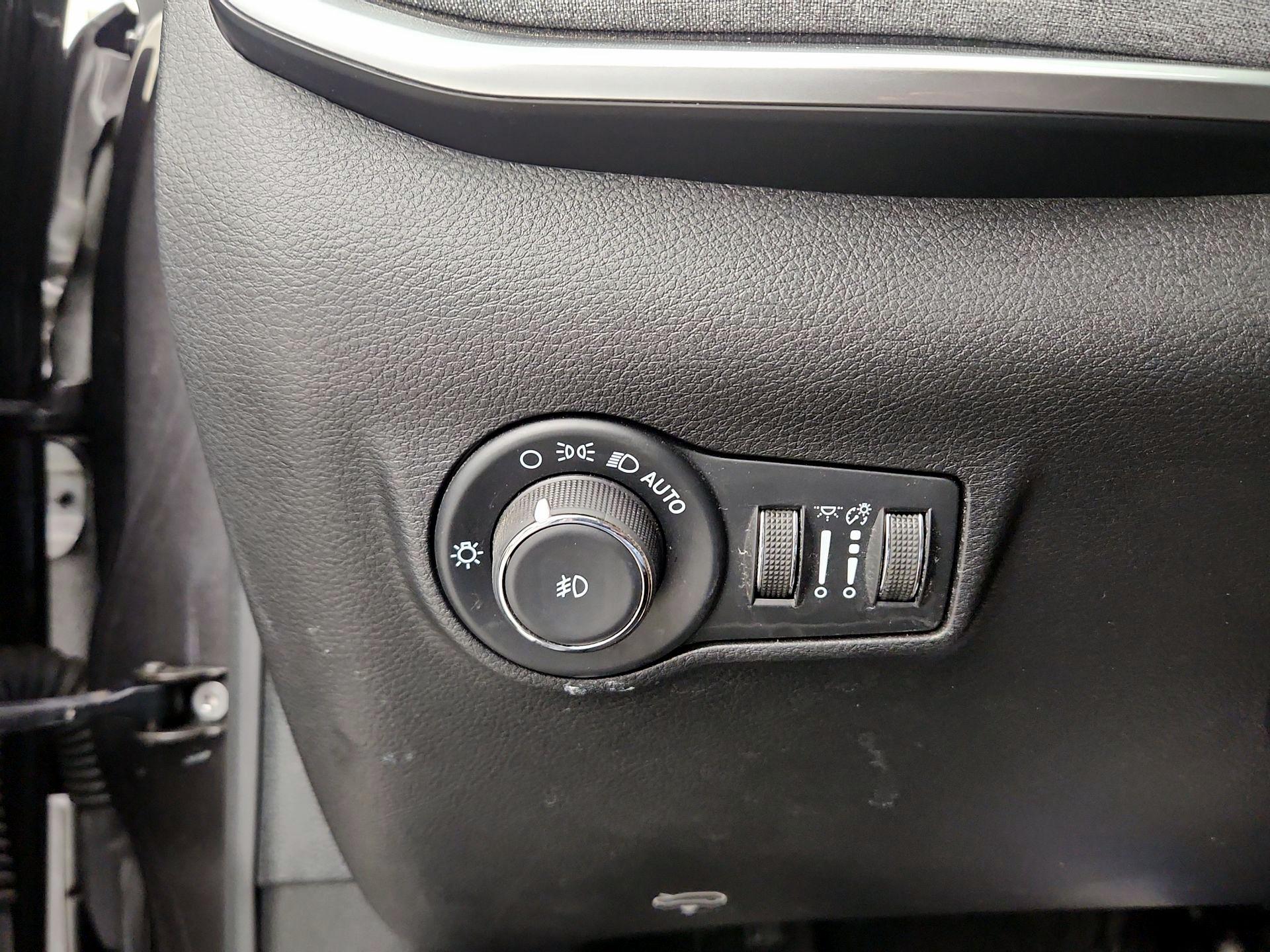 Thumbnail: 2022 Jeep Compass - 13