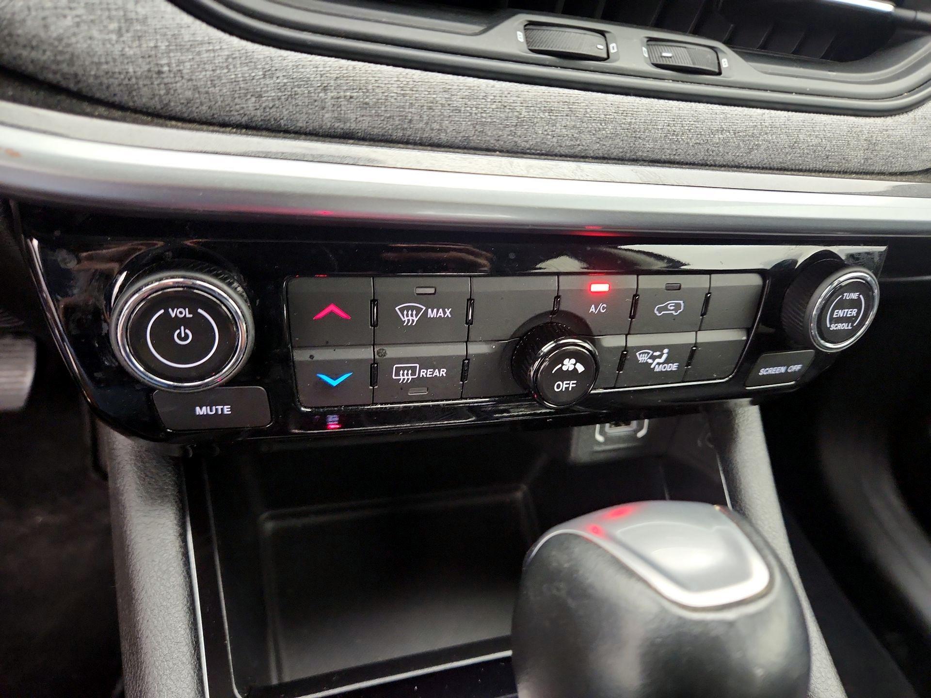 Thumbnail: 2022 Jeep Compass - 16