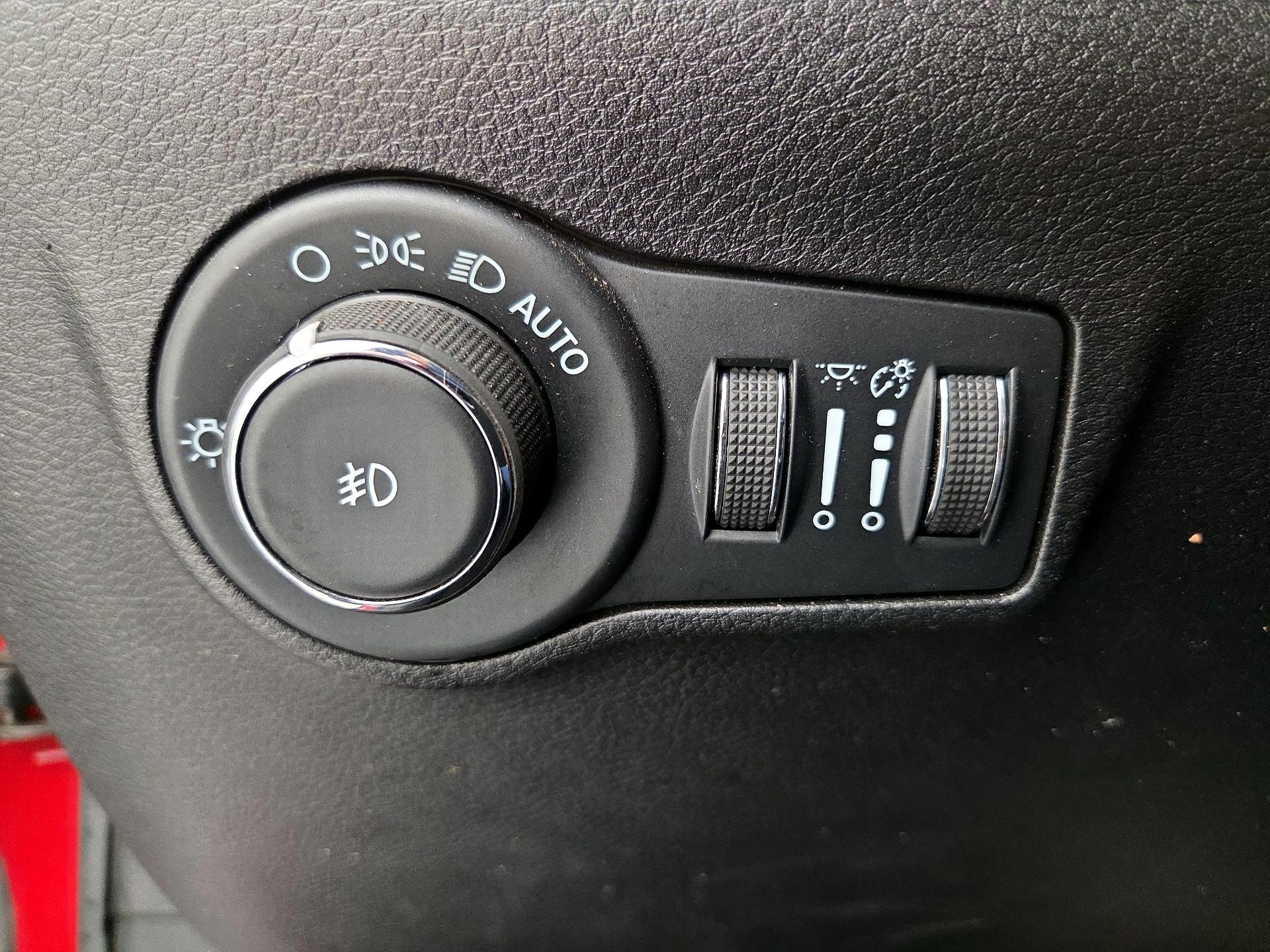 Thumbnail: 2022 Jeep Compass - 13