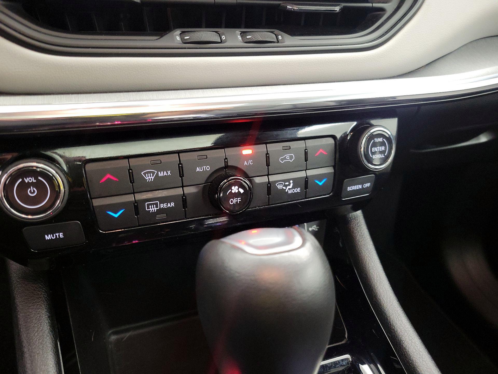 Thumbnail: 2023 Jeep Compass - 16