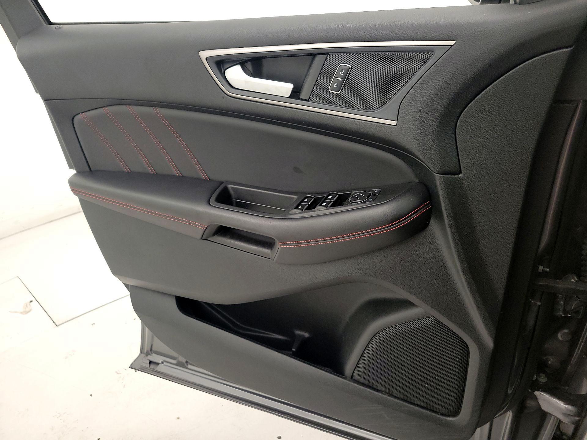 Thumbnail: 2022 Ford Edge - 12