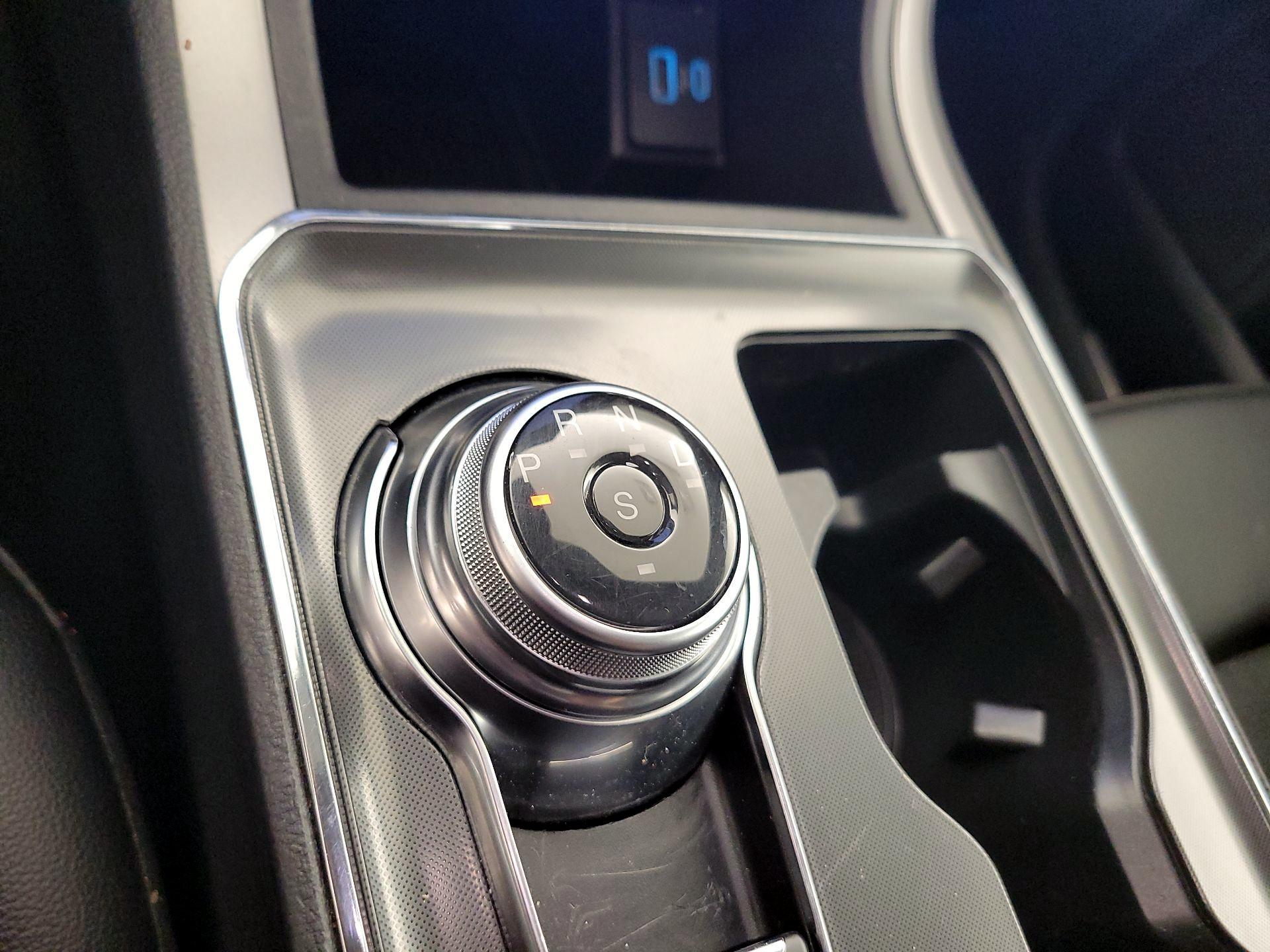 Thumbnail: 2022 Ford Edge - 17