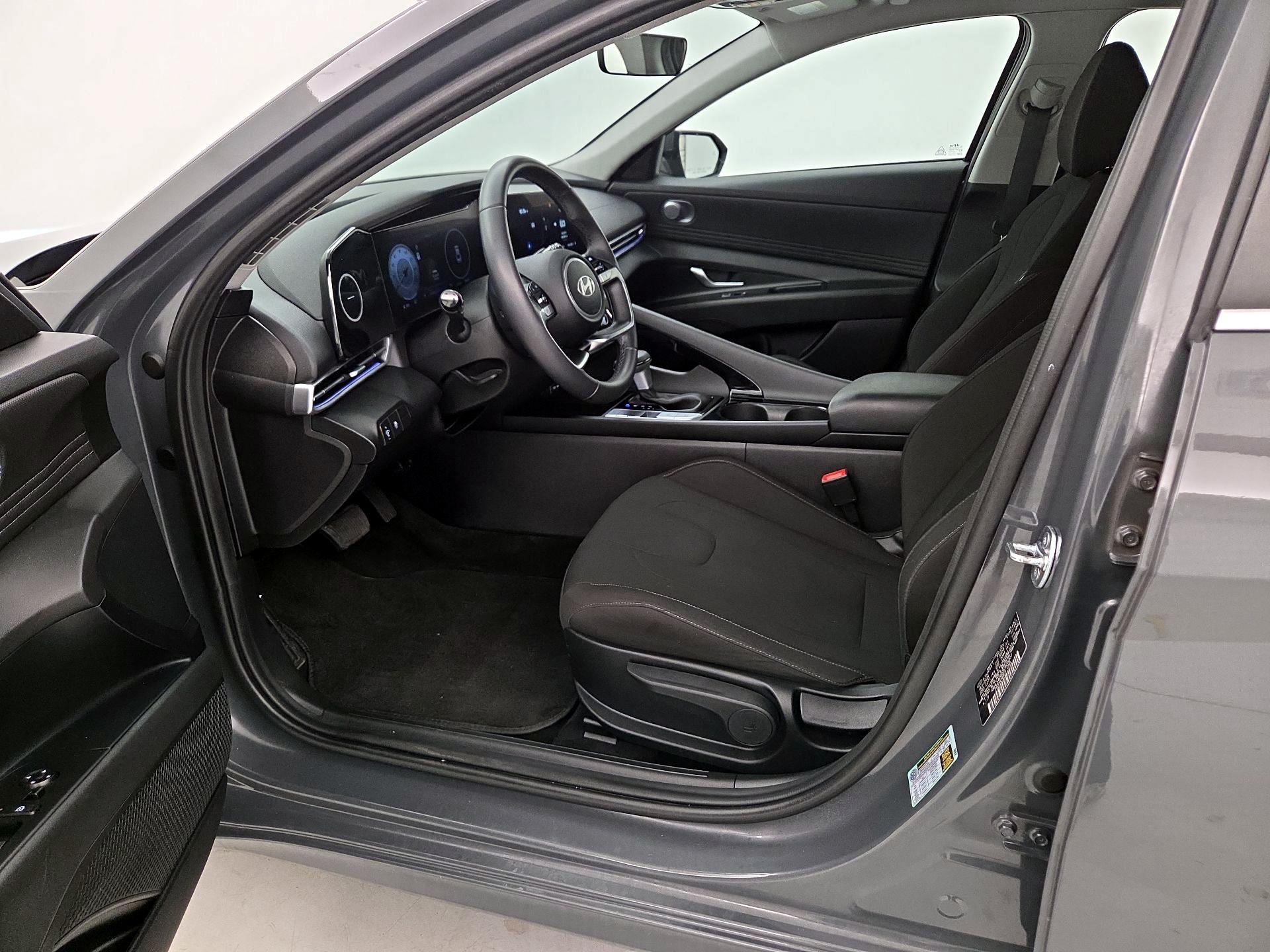 Thumbnail: 2025 Hyundai Elantra - 11