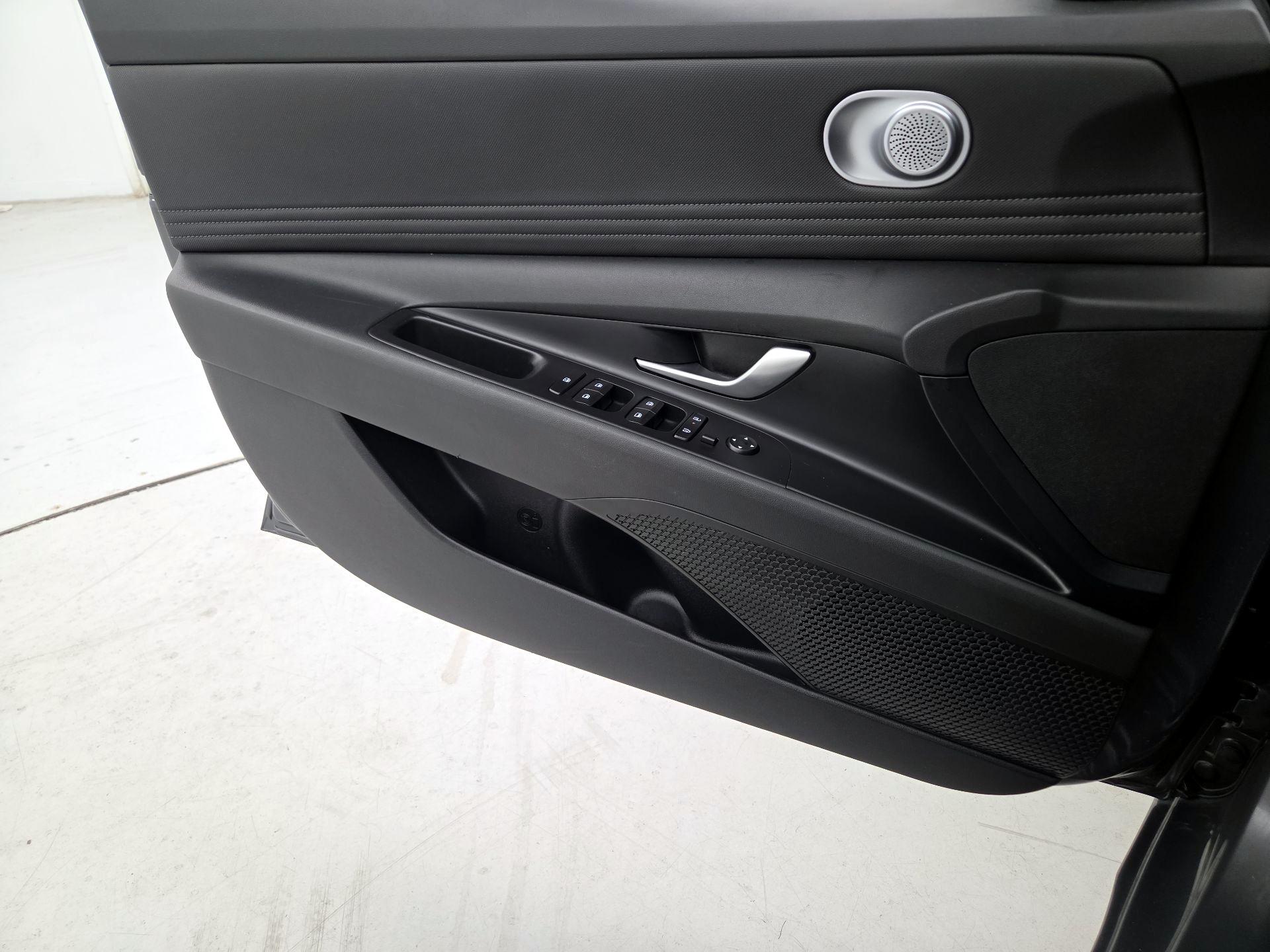 Thumbnail: 2025 Hyundai Elantra - 12