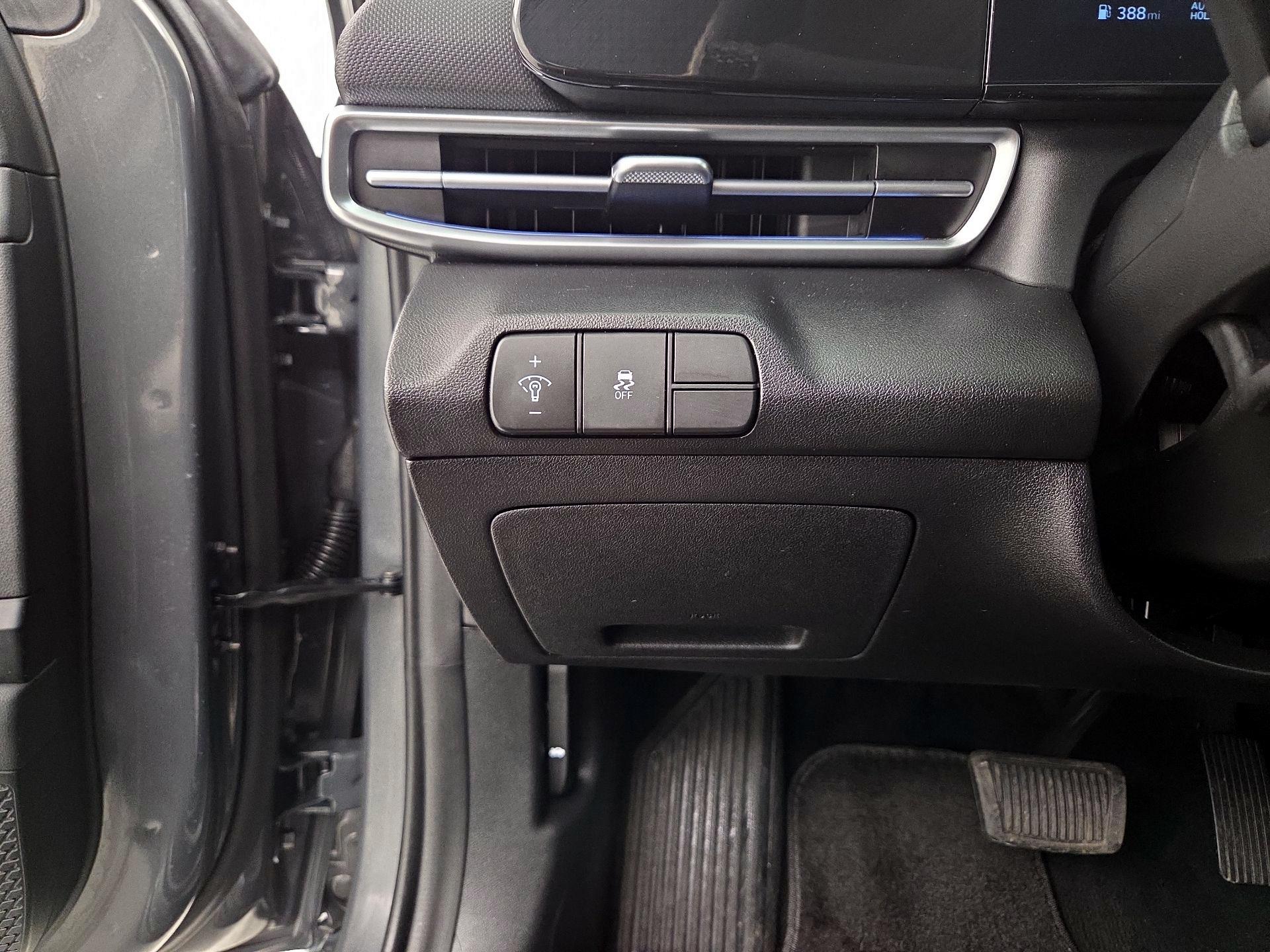 Thumbnail: 2025 Hyundai Elantra - 13