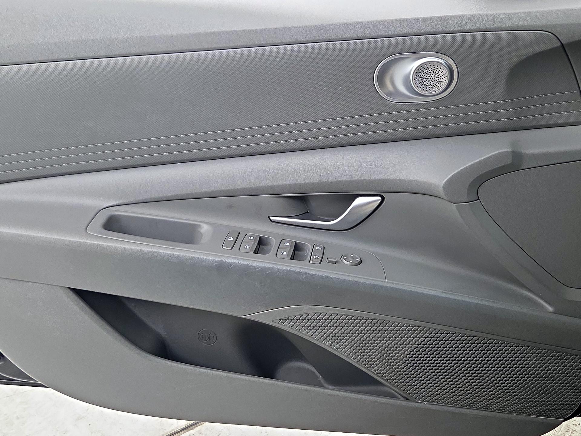 Thumbnail: 2023 Hyundai Elantra - 12