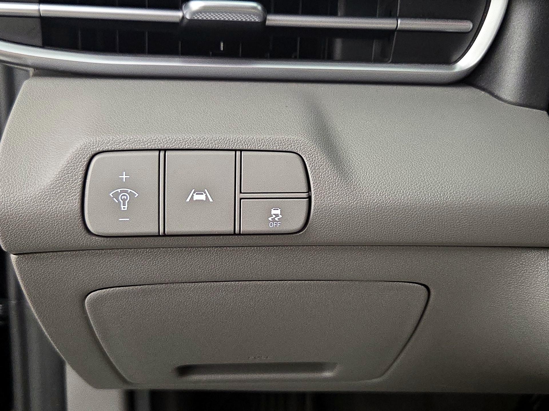 Thumbnail: 2023 Hyundai Elantra - 13