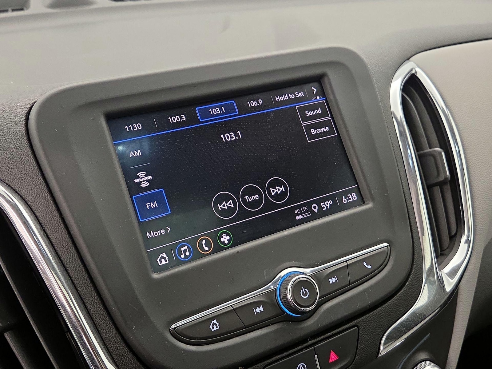 2023 Chevrolet Equinox LT - Photo 16