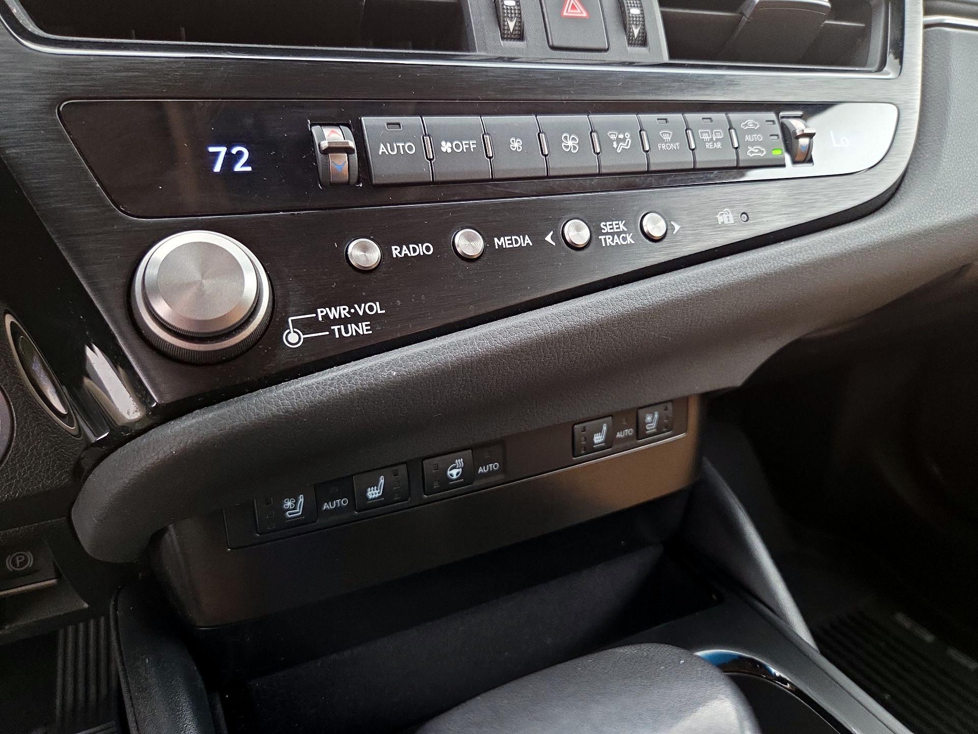 Thumbnail: 2024 Lexus ES - 16