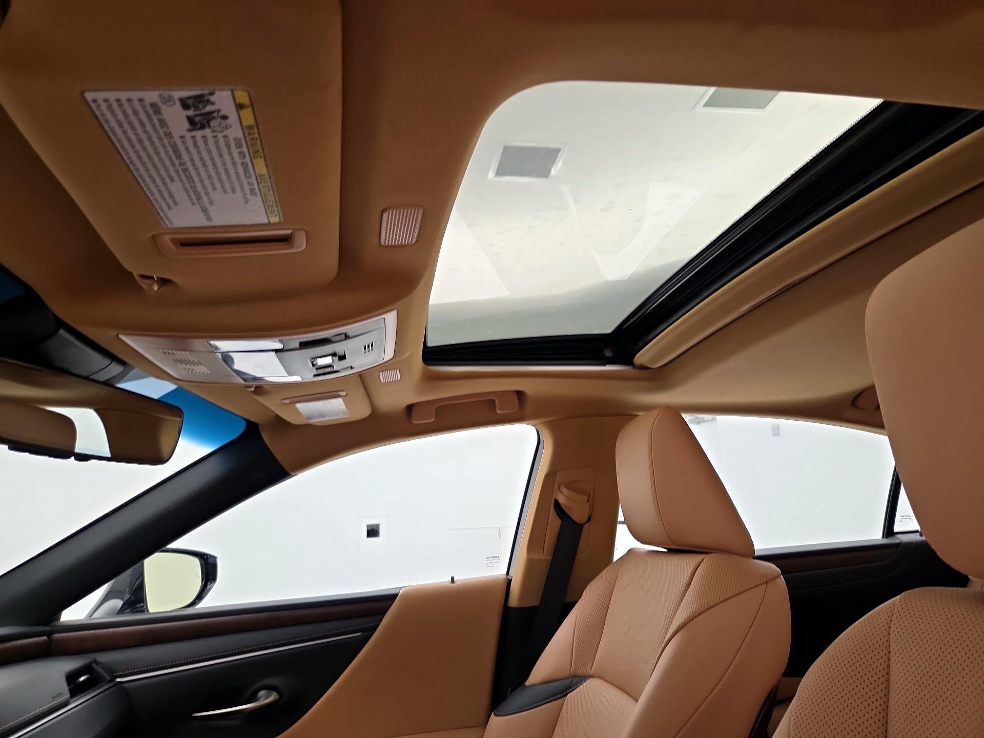 Thumbnail: 2024 Lexus ES - 19