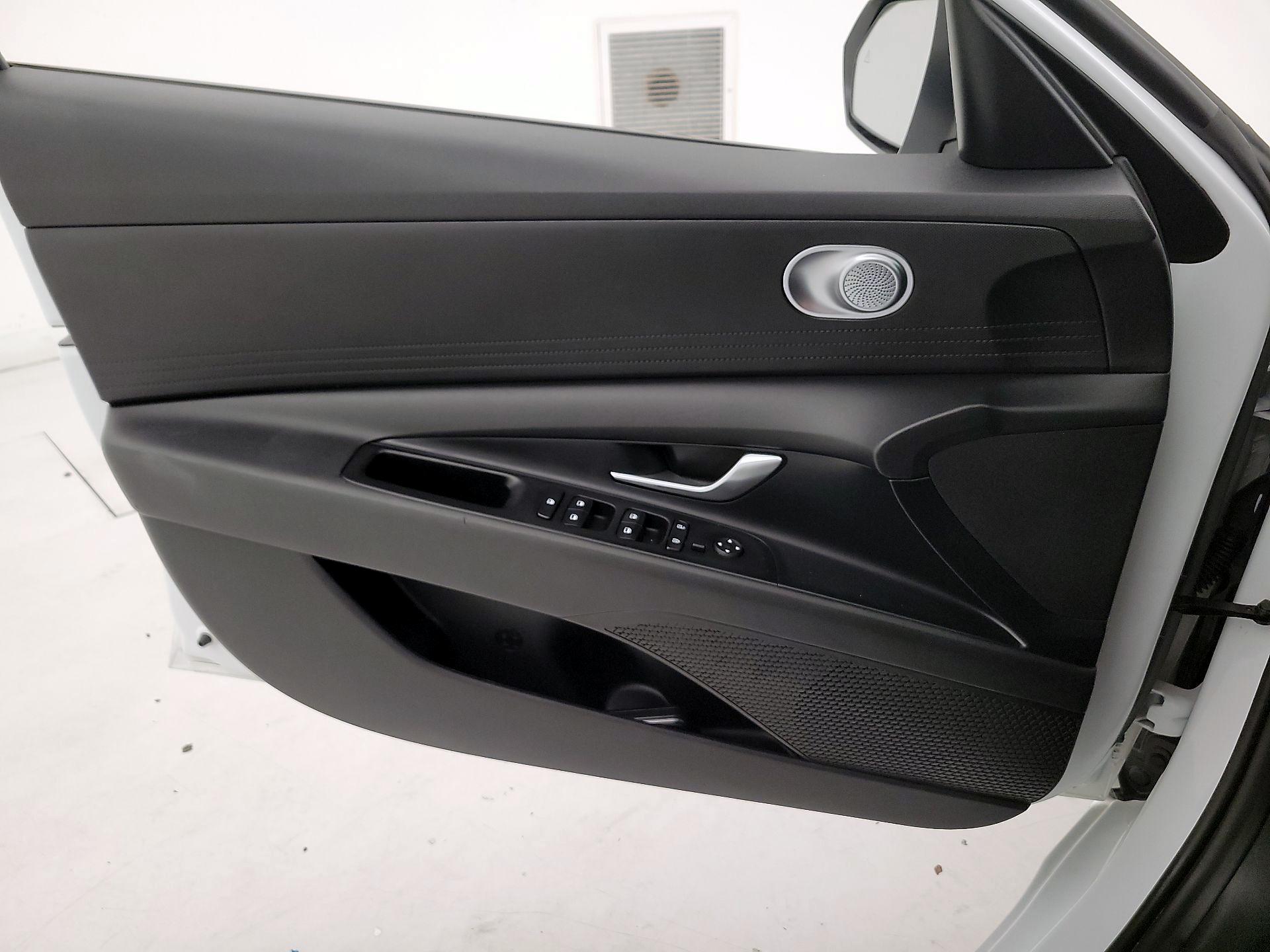 Thumbnail: 2023 Hyundai Elantra - 12