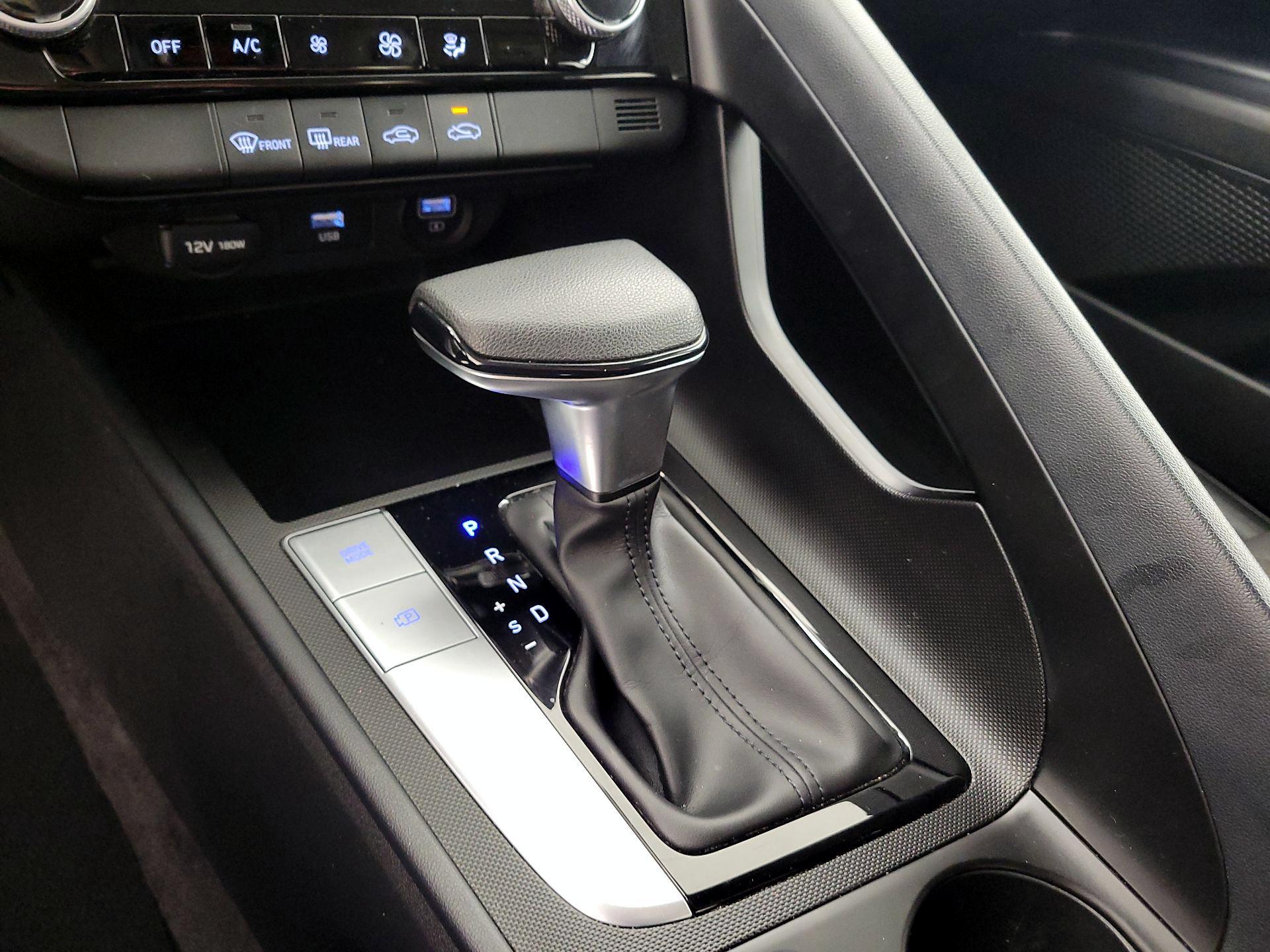 Thumbnail: 2023 Hyundai Elantra - 17