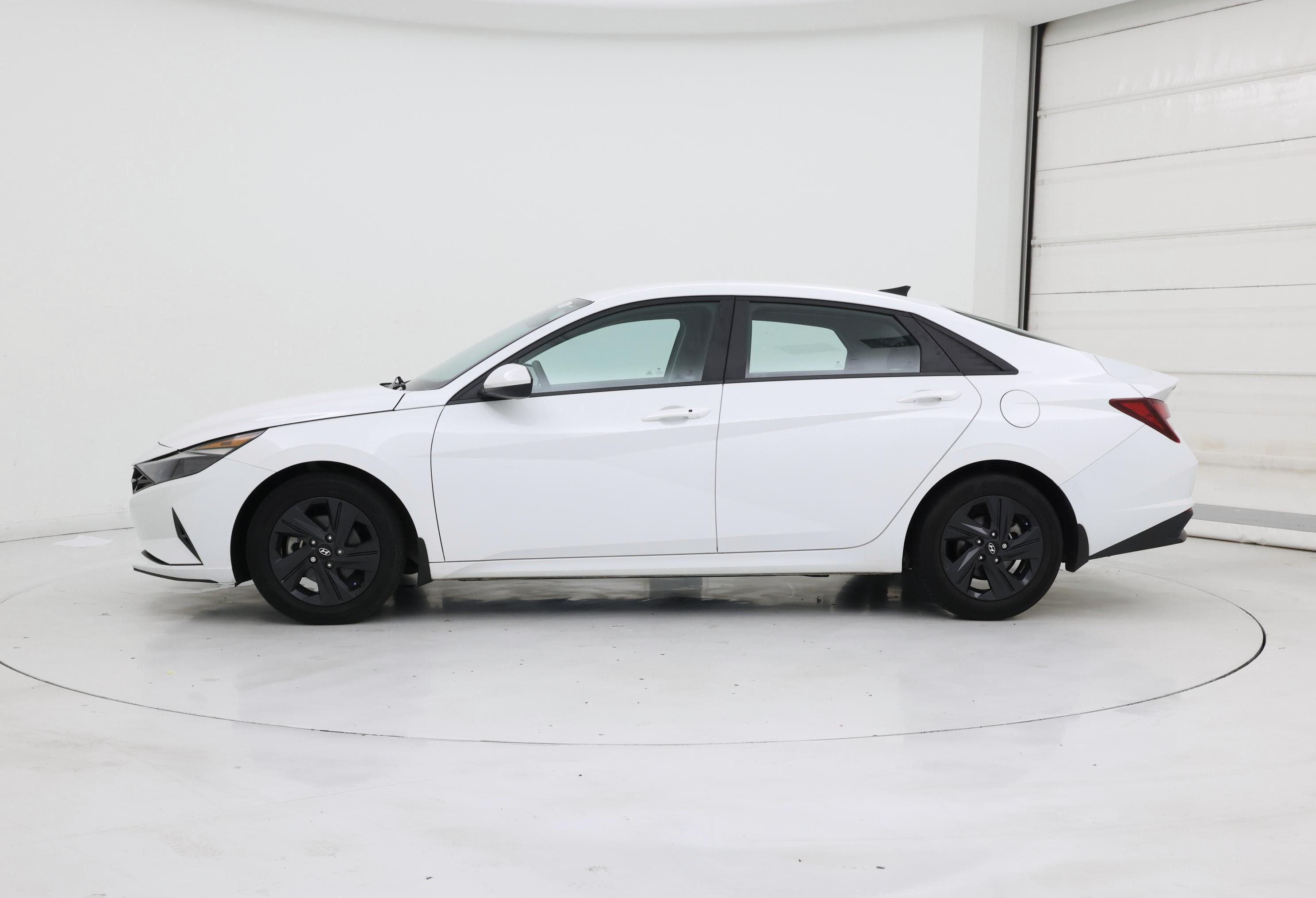 Thumbnail: 2023 Hyundai Elantra - 3