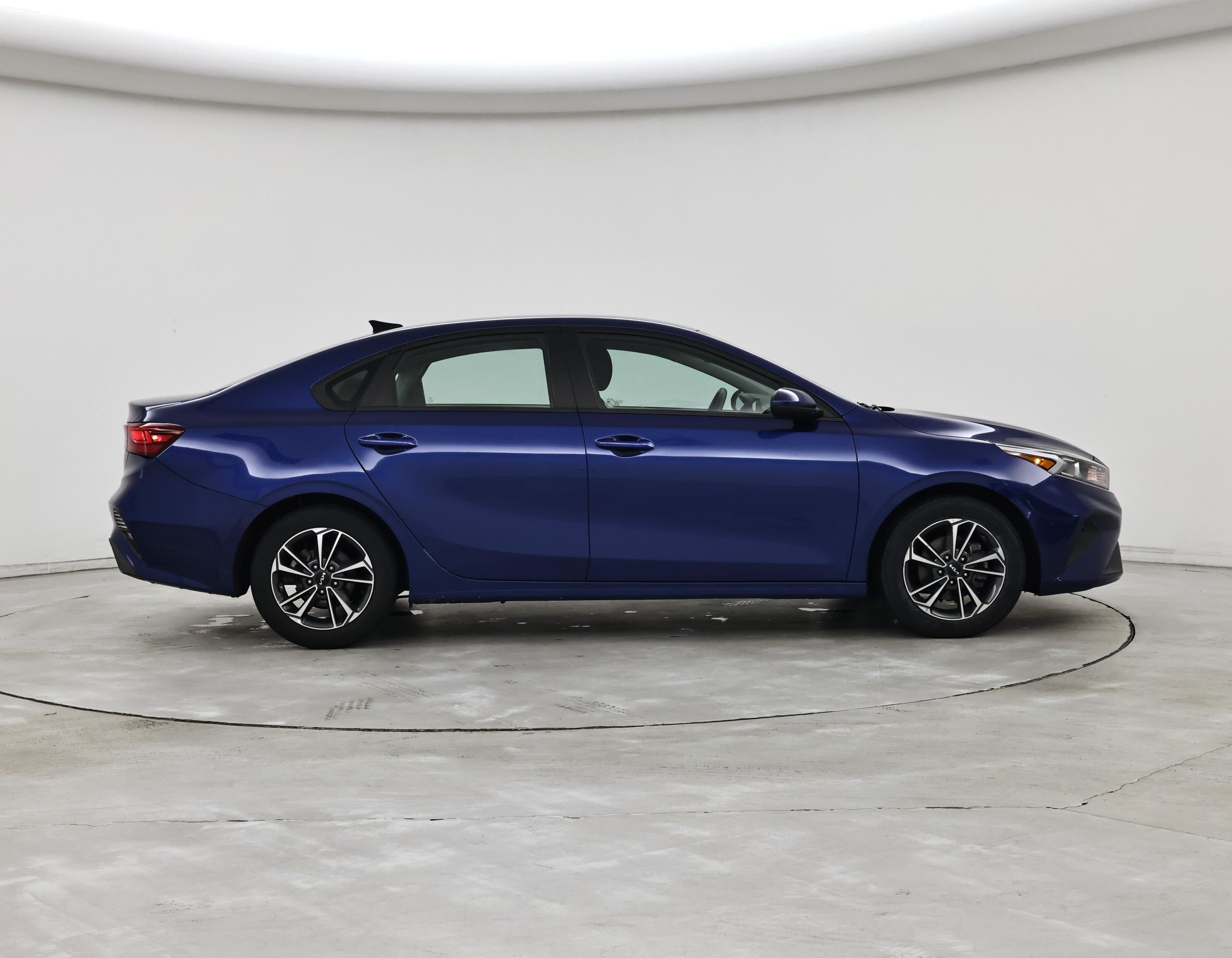 Thumbnail: 2024 Kia Forte - 7