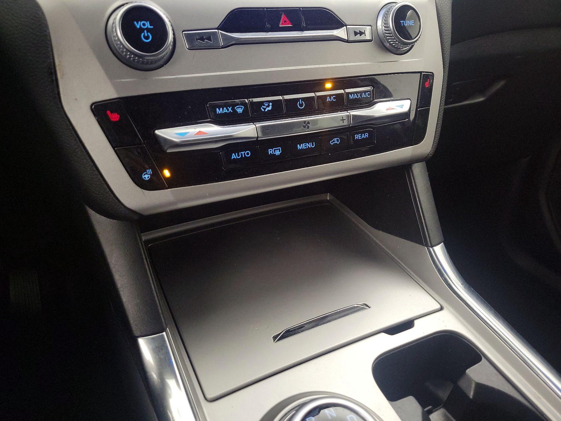 Thumbnail: 2022 Ford Explorer - 16