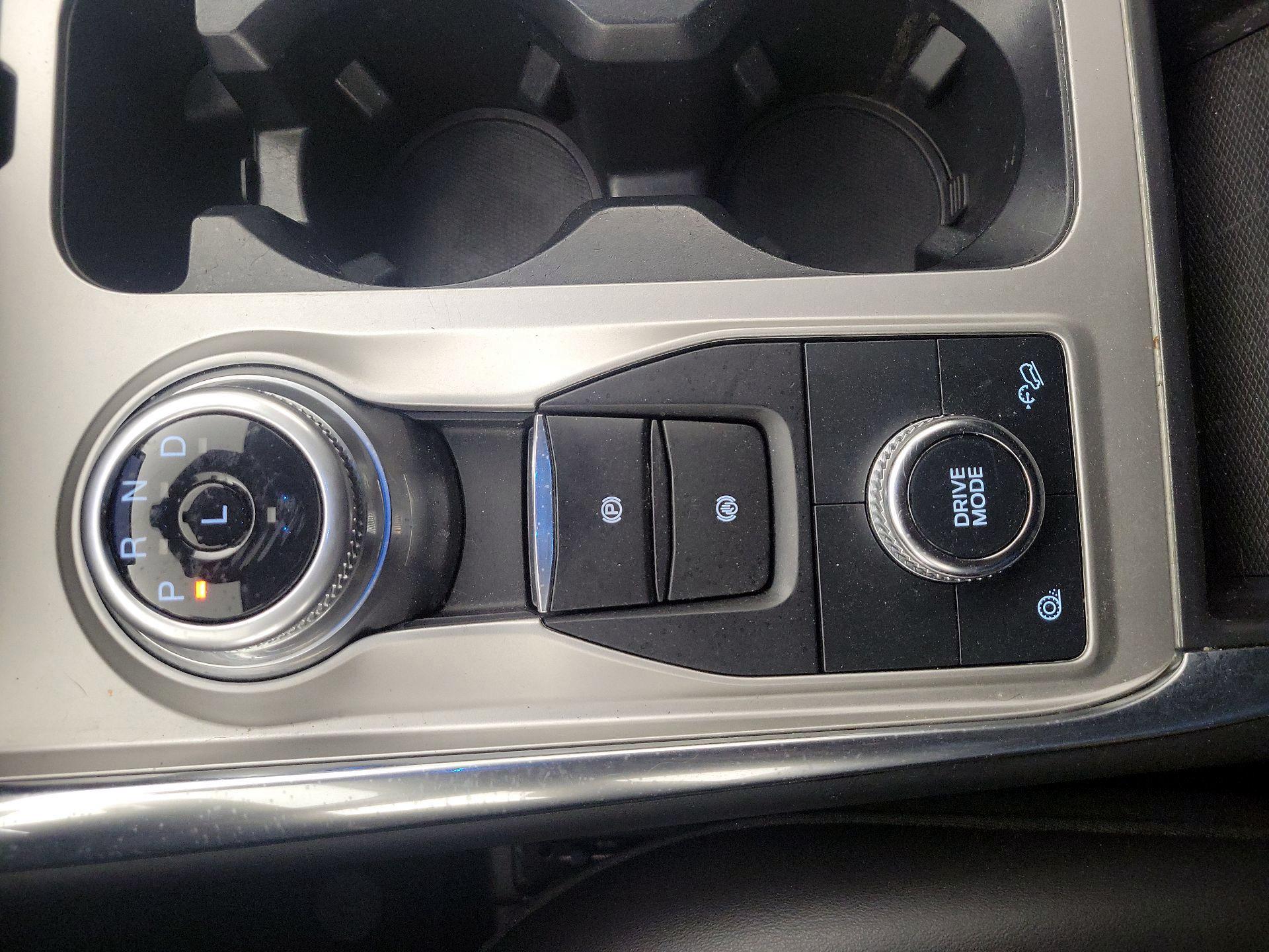 Thumbnail: 2022 Ford Explorer - 17