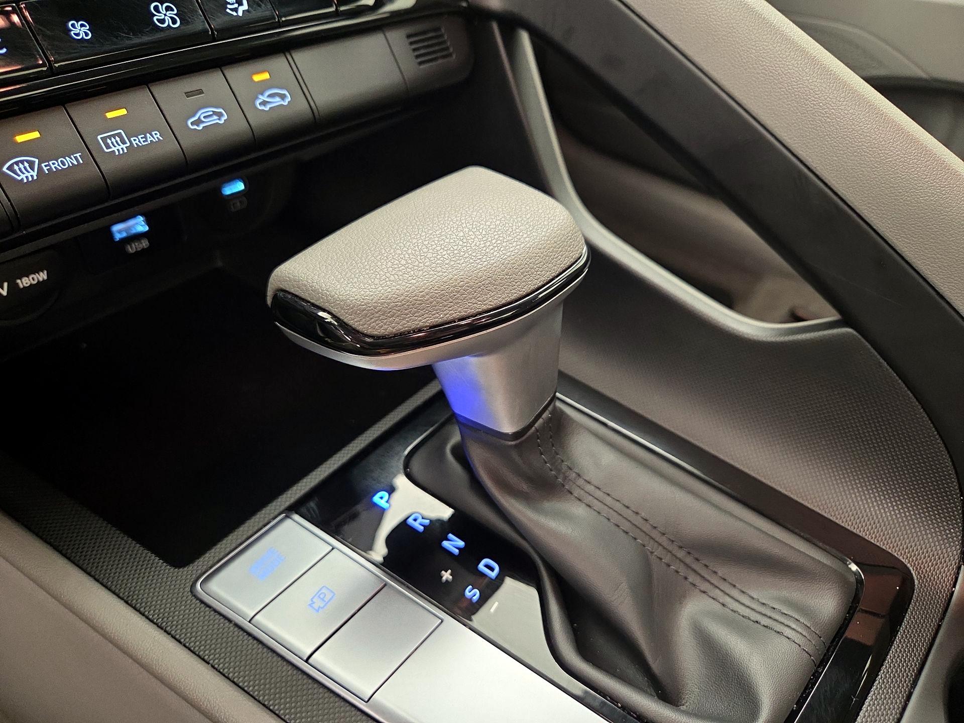 Thumbnail: 2024 Hyundai Elantra - 18