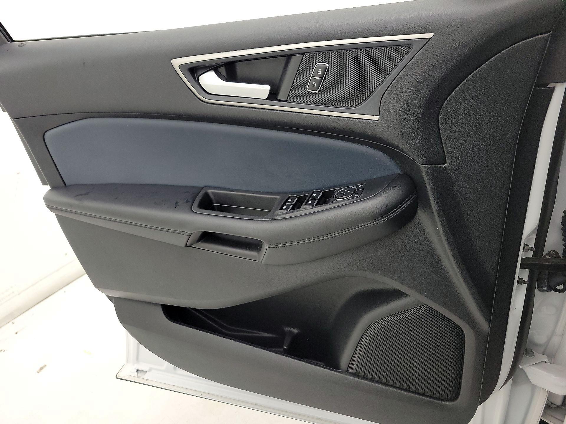 Thumbnail: 2022 Ford Edge - 12