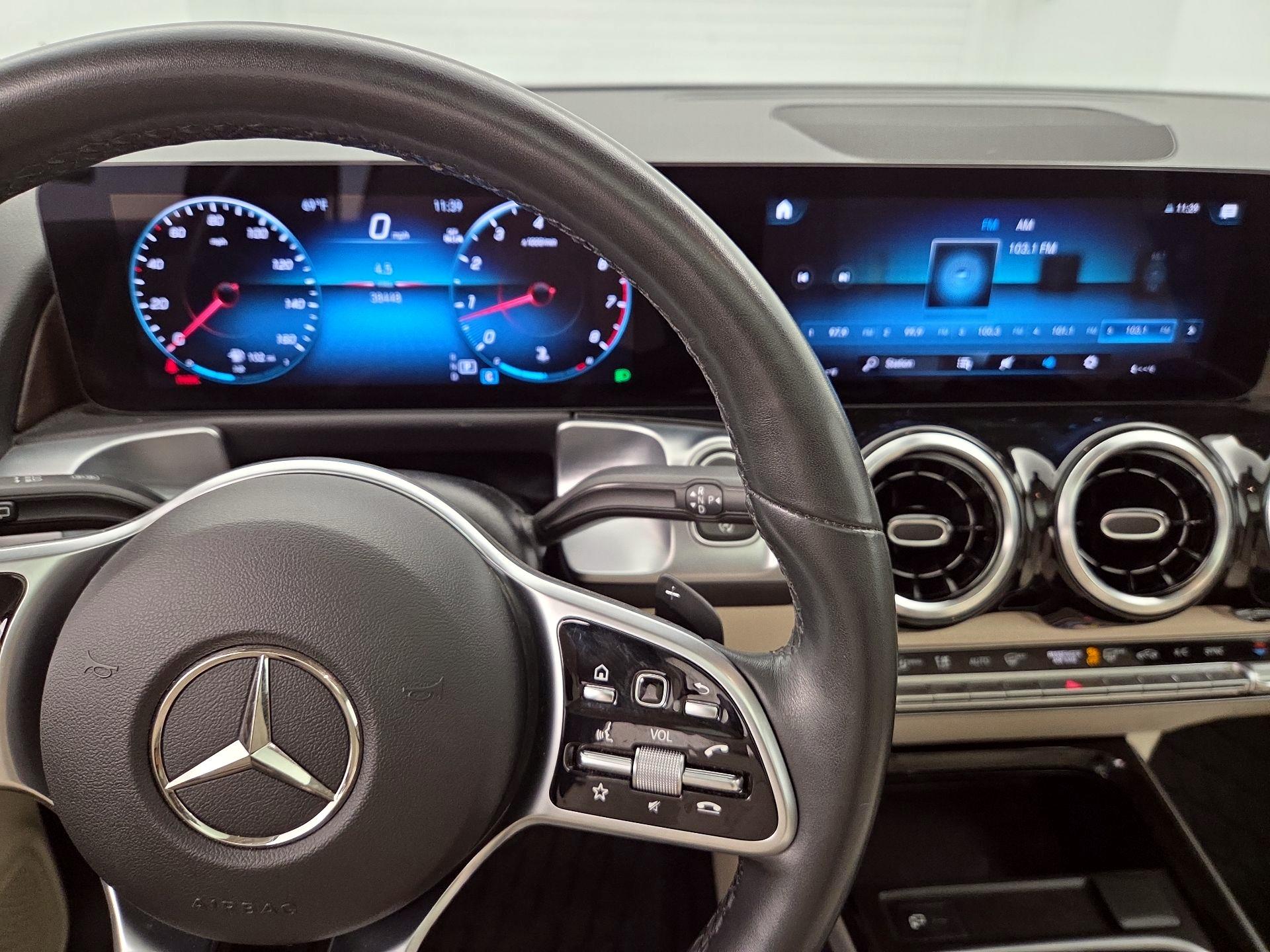 Thumbnail: 2023 Mercedes-Benz GLB - 17