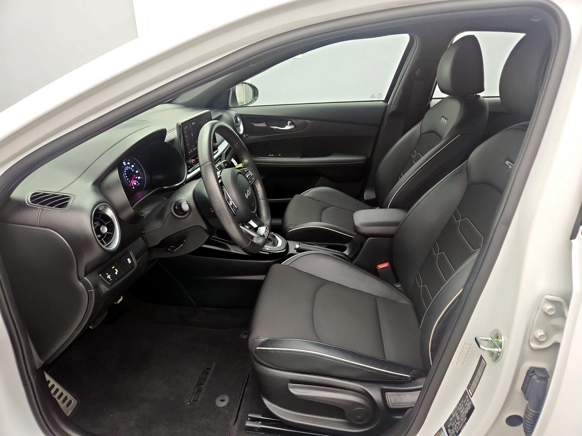 Thumbnail: 2023 Kia Forte - 11