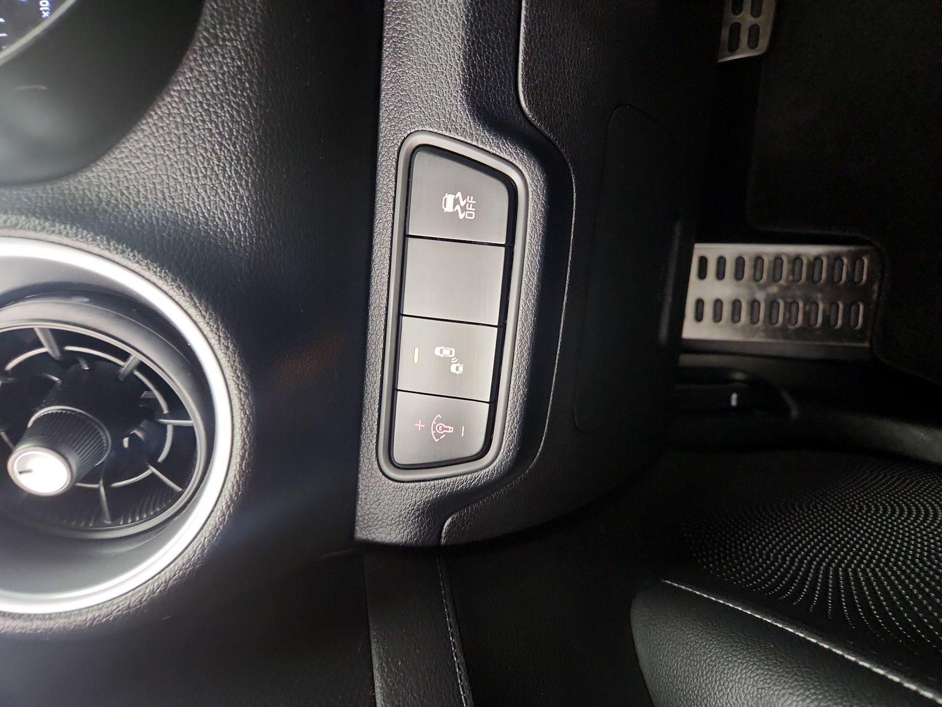 Thumbnail: 2023 Kia Forte - 13