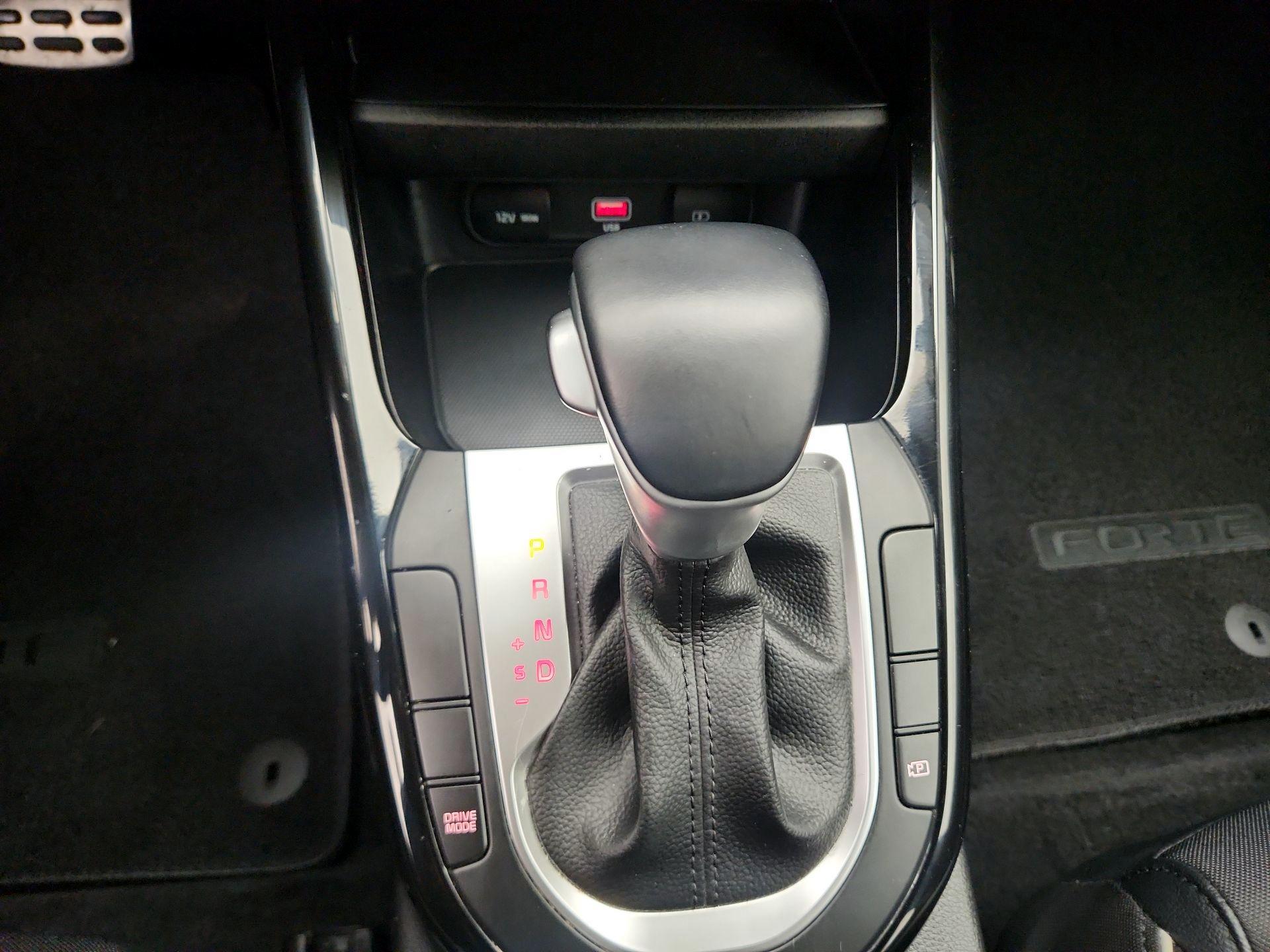 Thumbnail: 2023 Kia Forte - 18