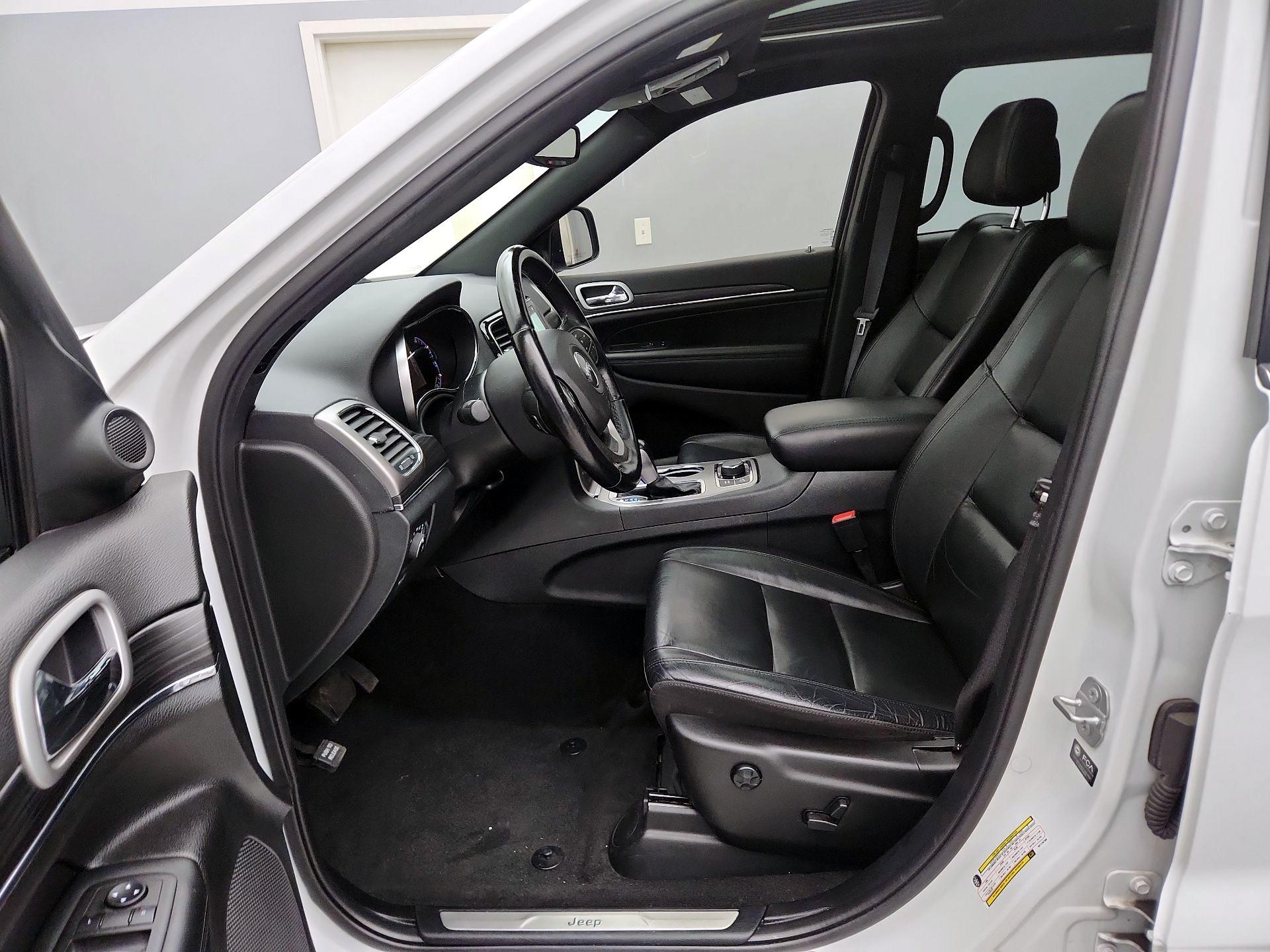 Thumbnail: 2022 Jeep Grand Cherokee - 11