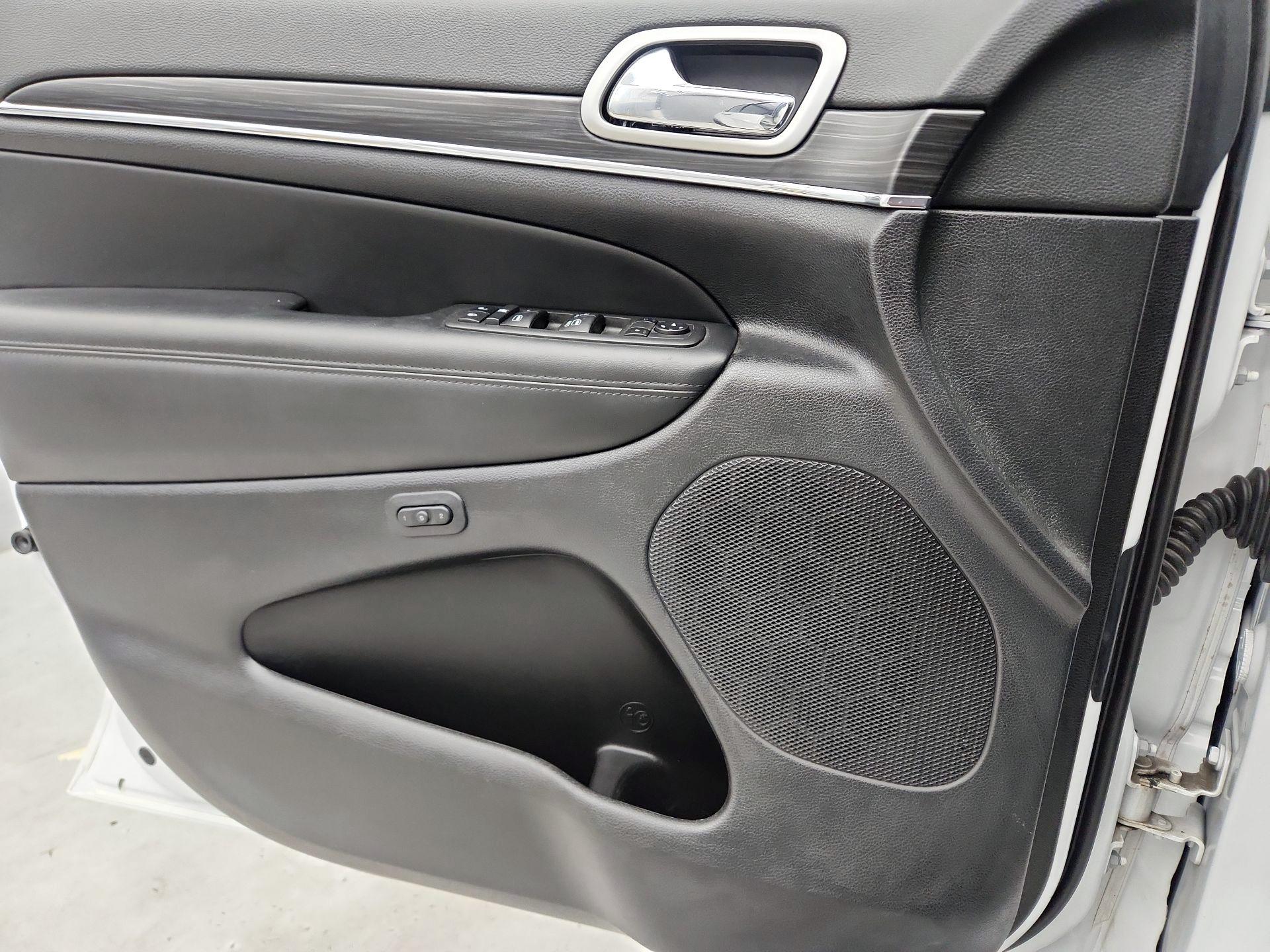 Thumbnail: 2022 Jeep Grand Cherokee - 12