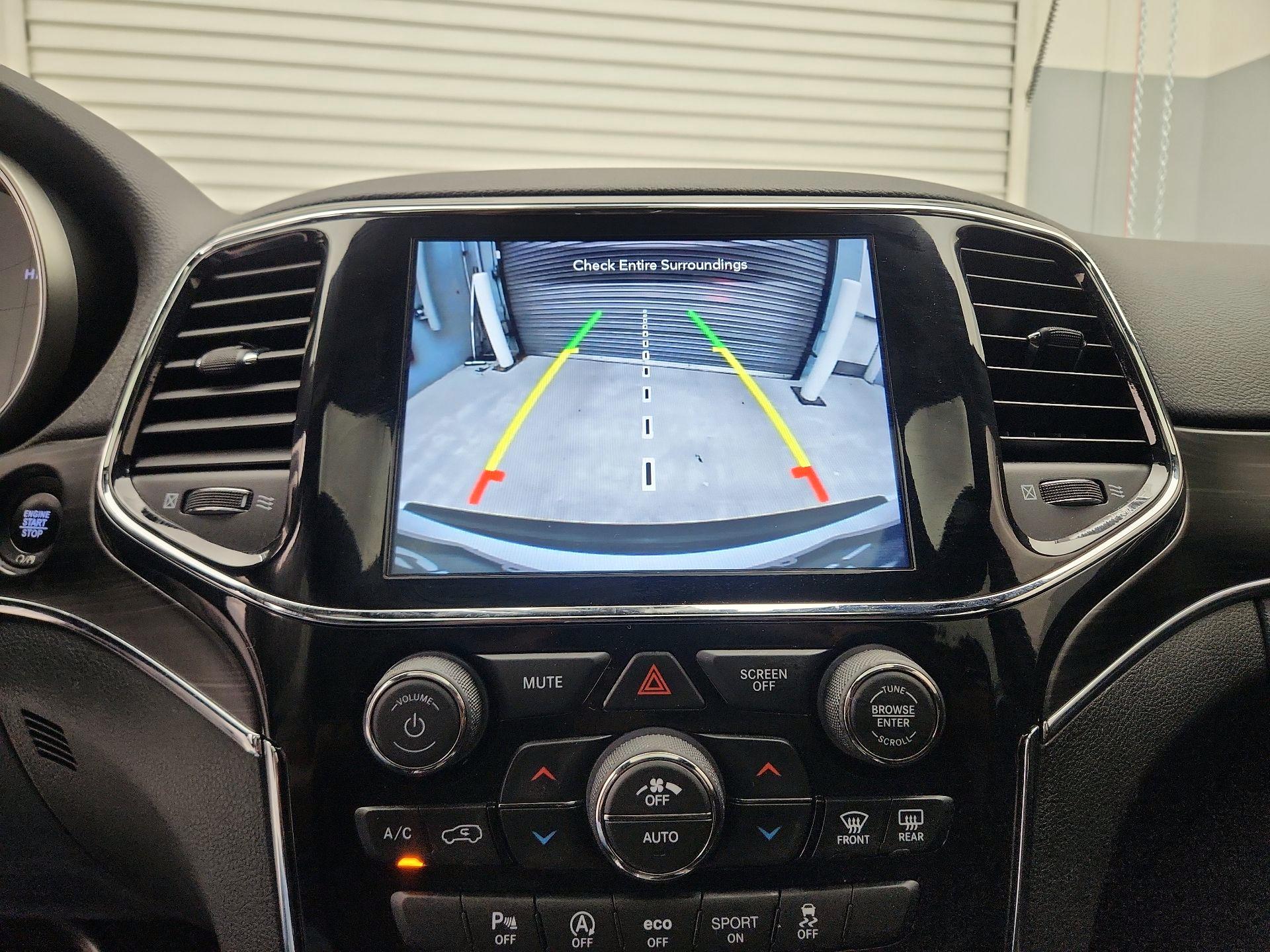 Thumbnail: 2022 Jeep Grand Cherokee - 15