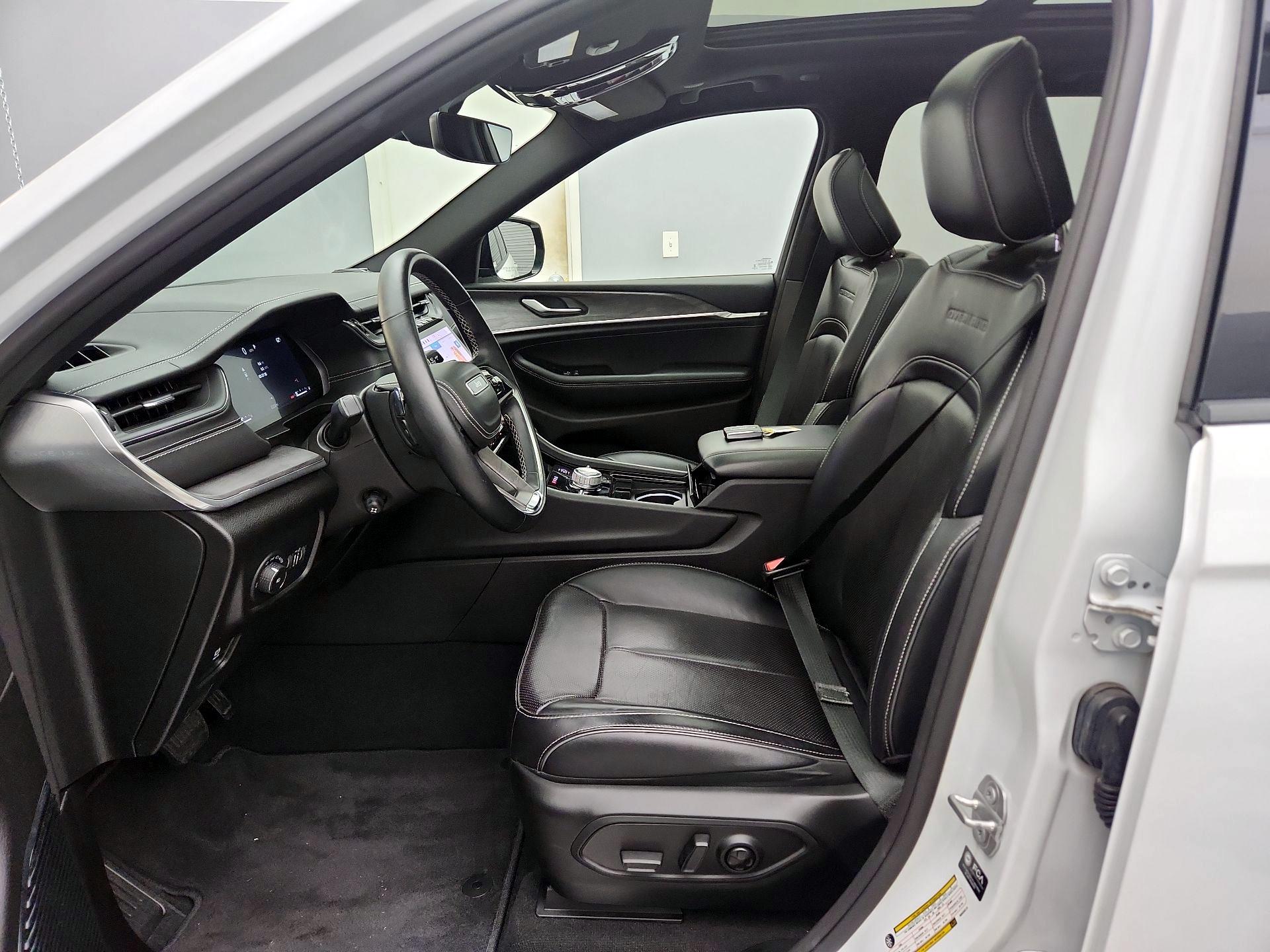 Thumbnail: 2022 Jeep Grand Cherokee - 11