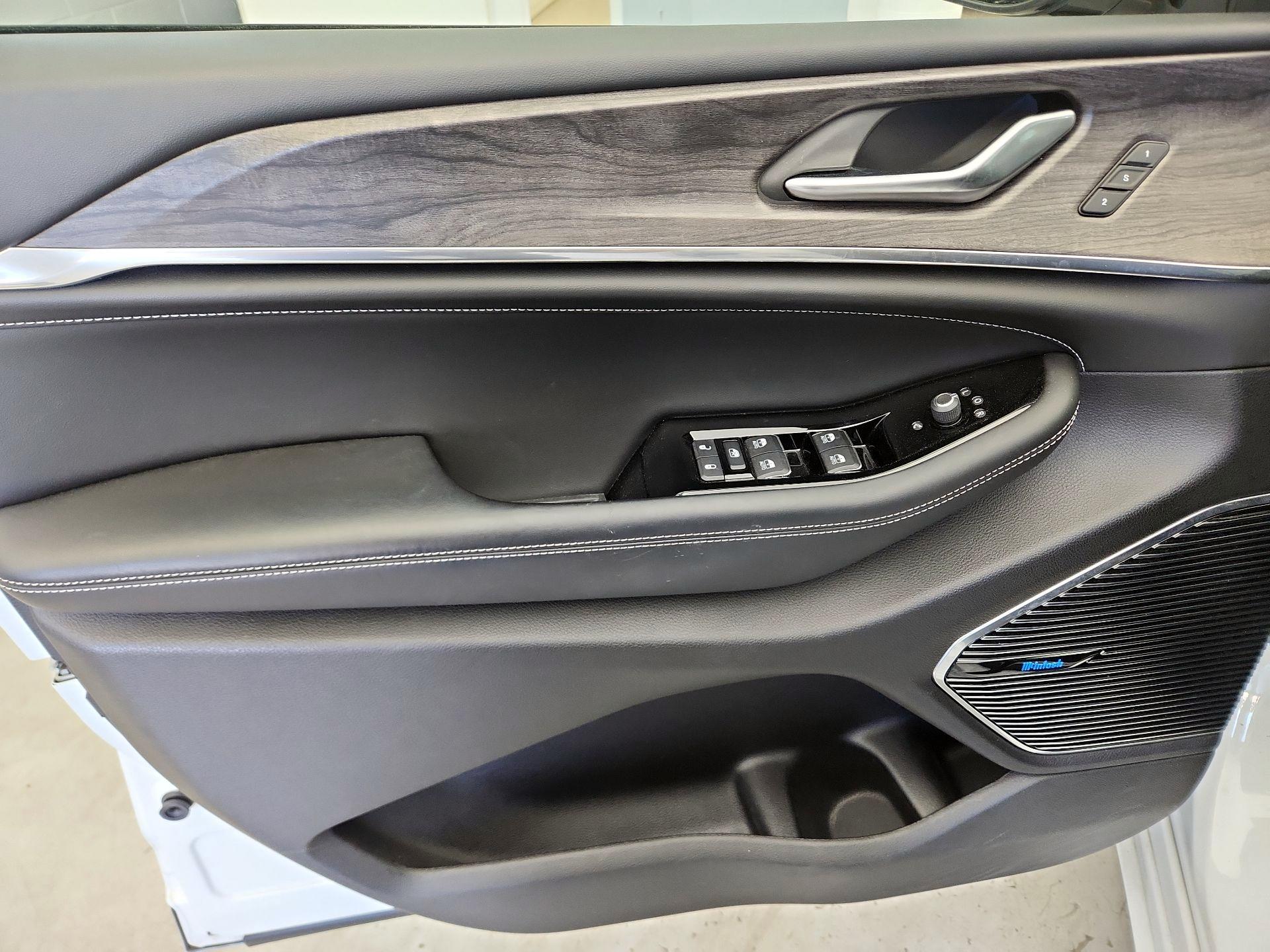 Thumbnail: 2022 Jeep Grand Cherokee - 12