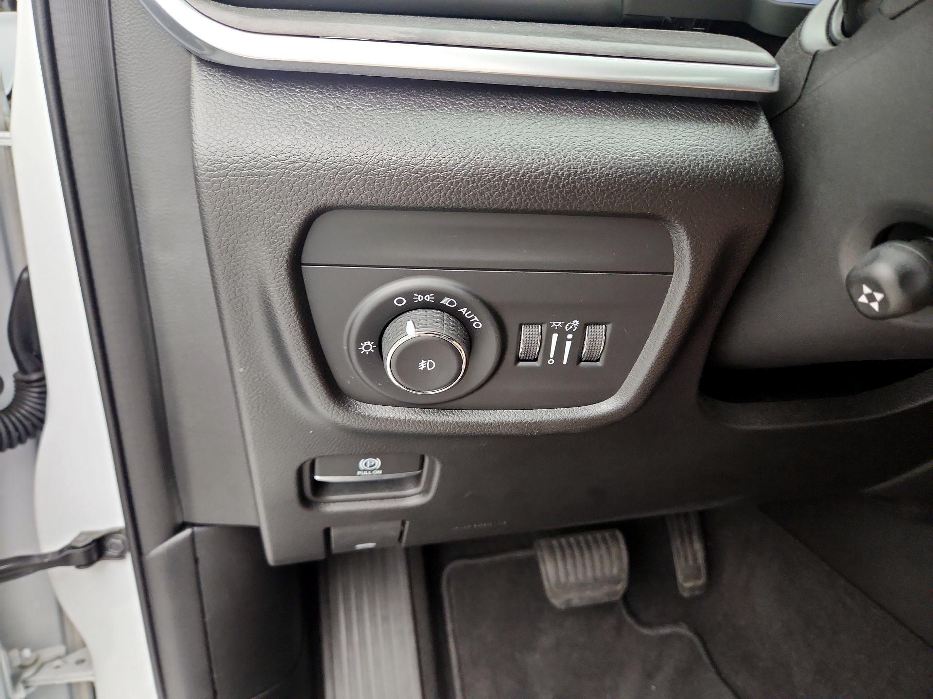 Thumbnail: 2022 Jeep Grand Cherokee - 13