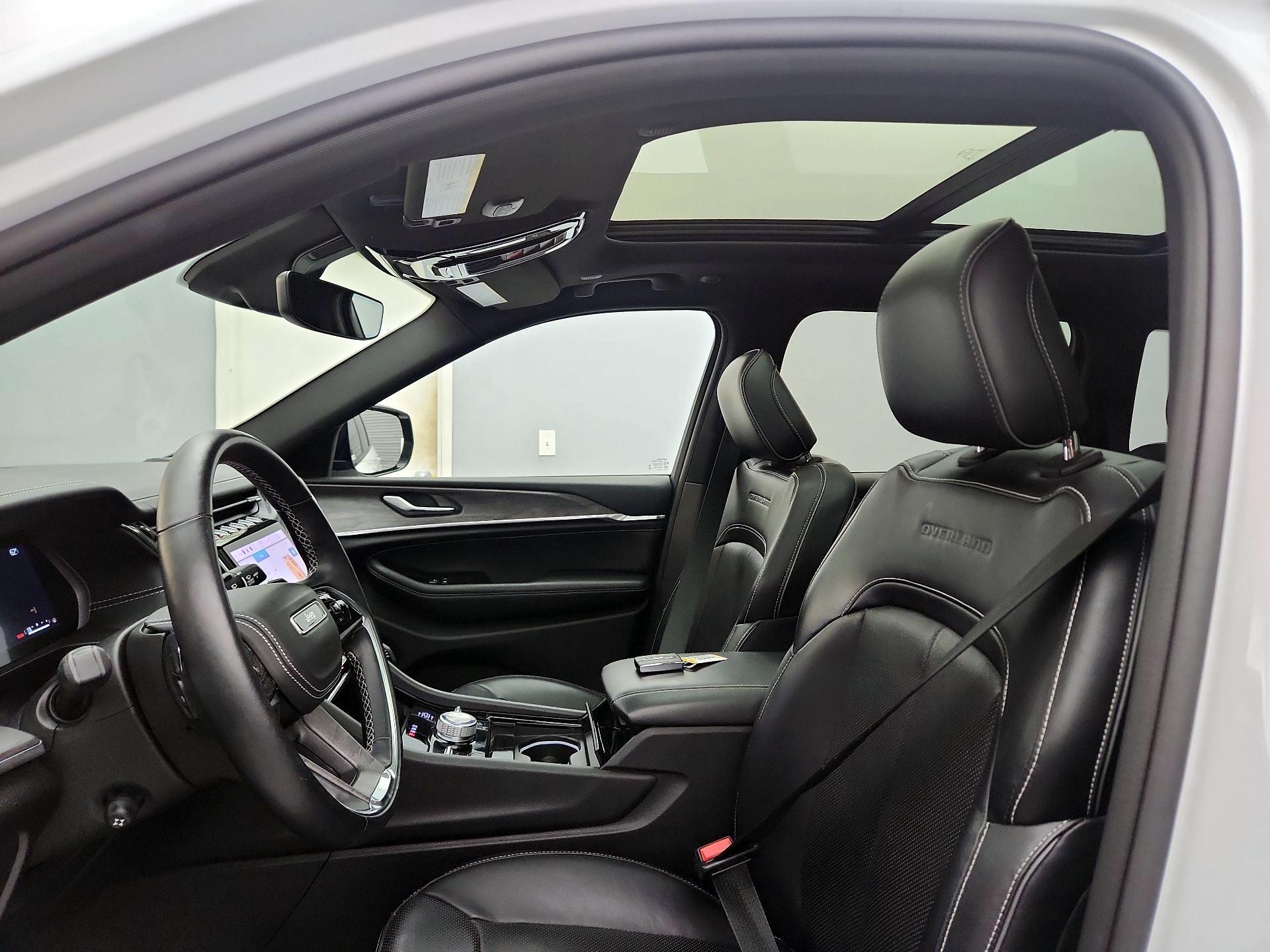 Thumbnail: 2022 Jeep Grand Cherokee - 20