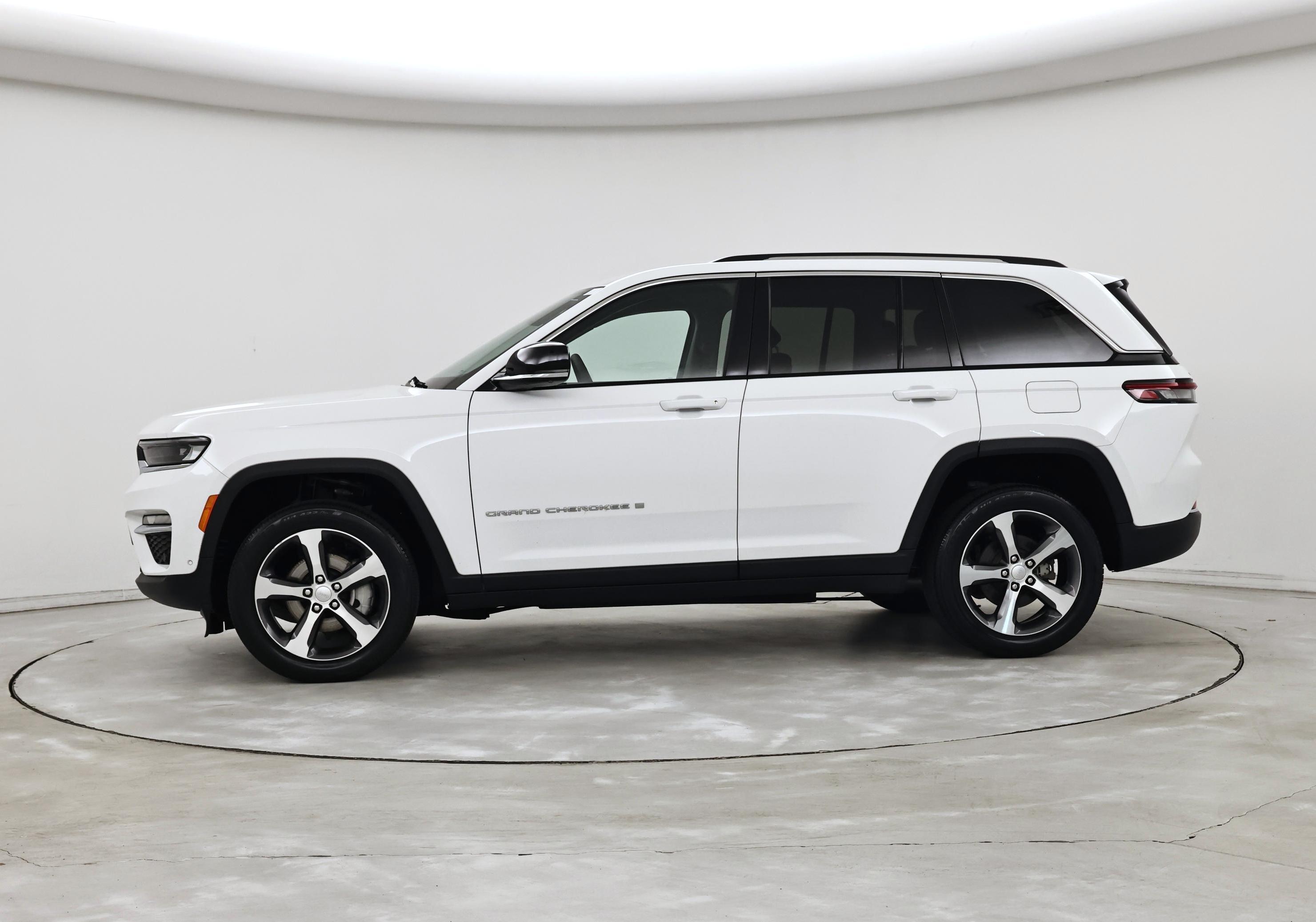 Thumbnail: 2023 Jeep Grand Cherokee - 3