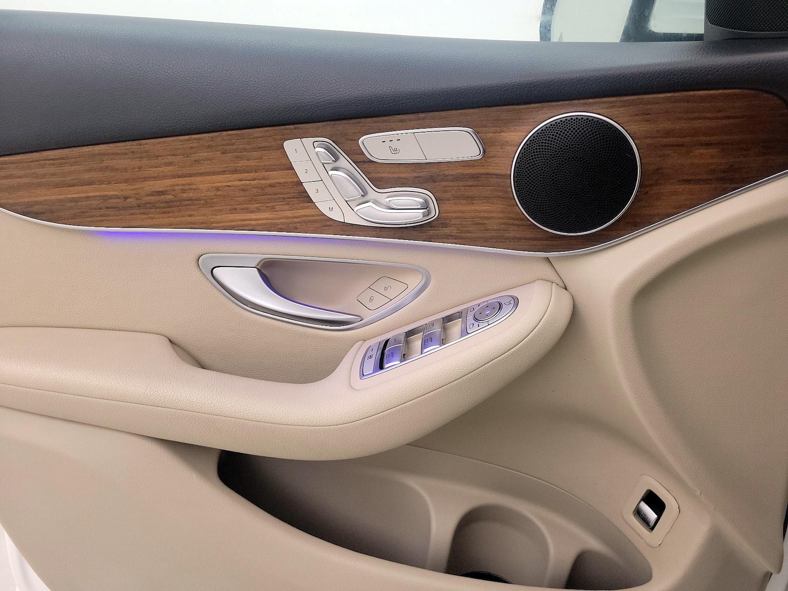 2022 Mercedes-Benz GLC GLC300 - Photo 13